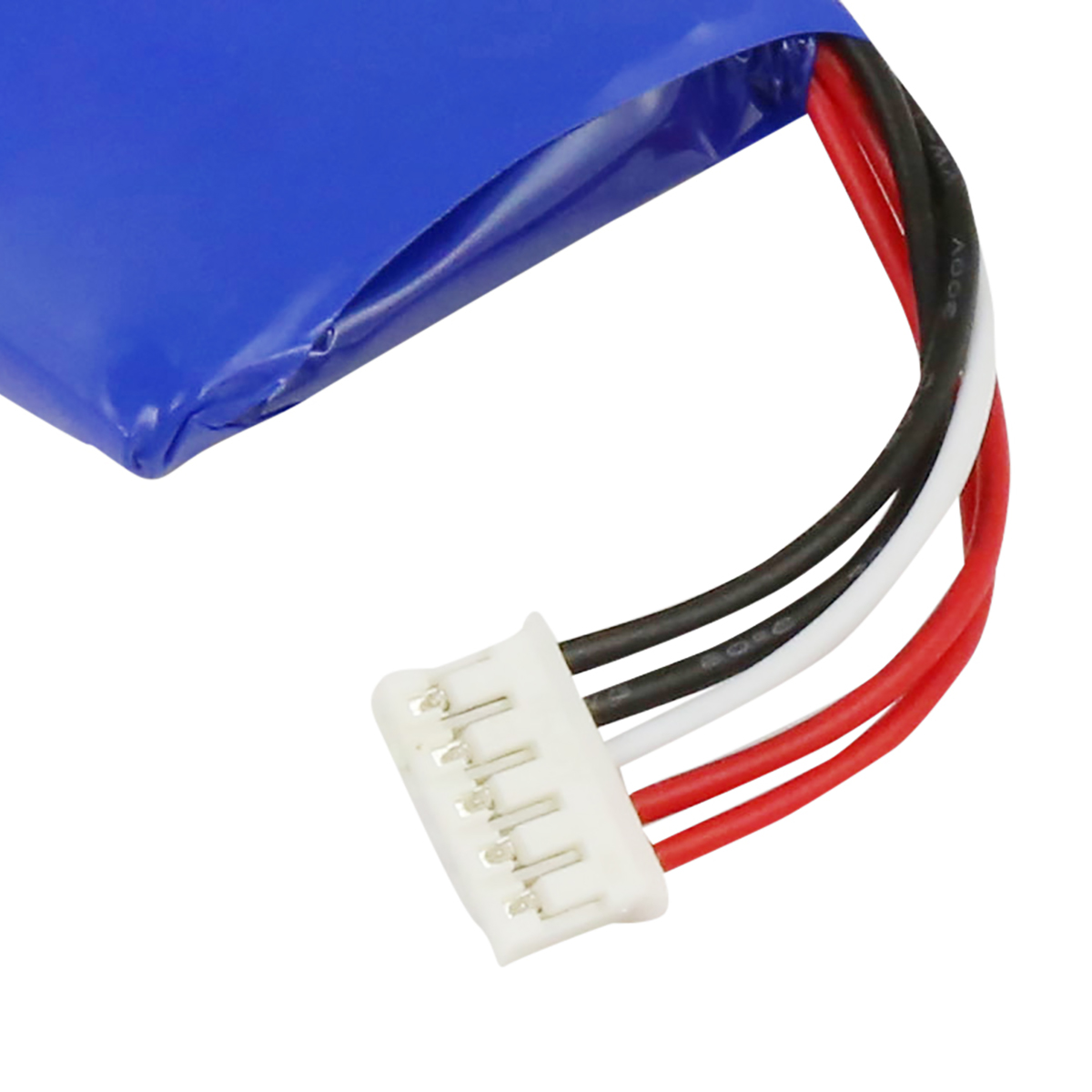 Un pacco batteria blu con fili bianchi, neri e rossi e un connettore bianco.
