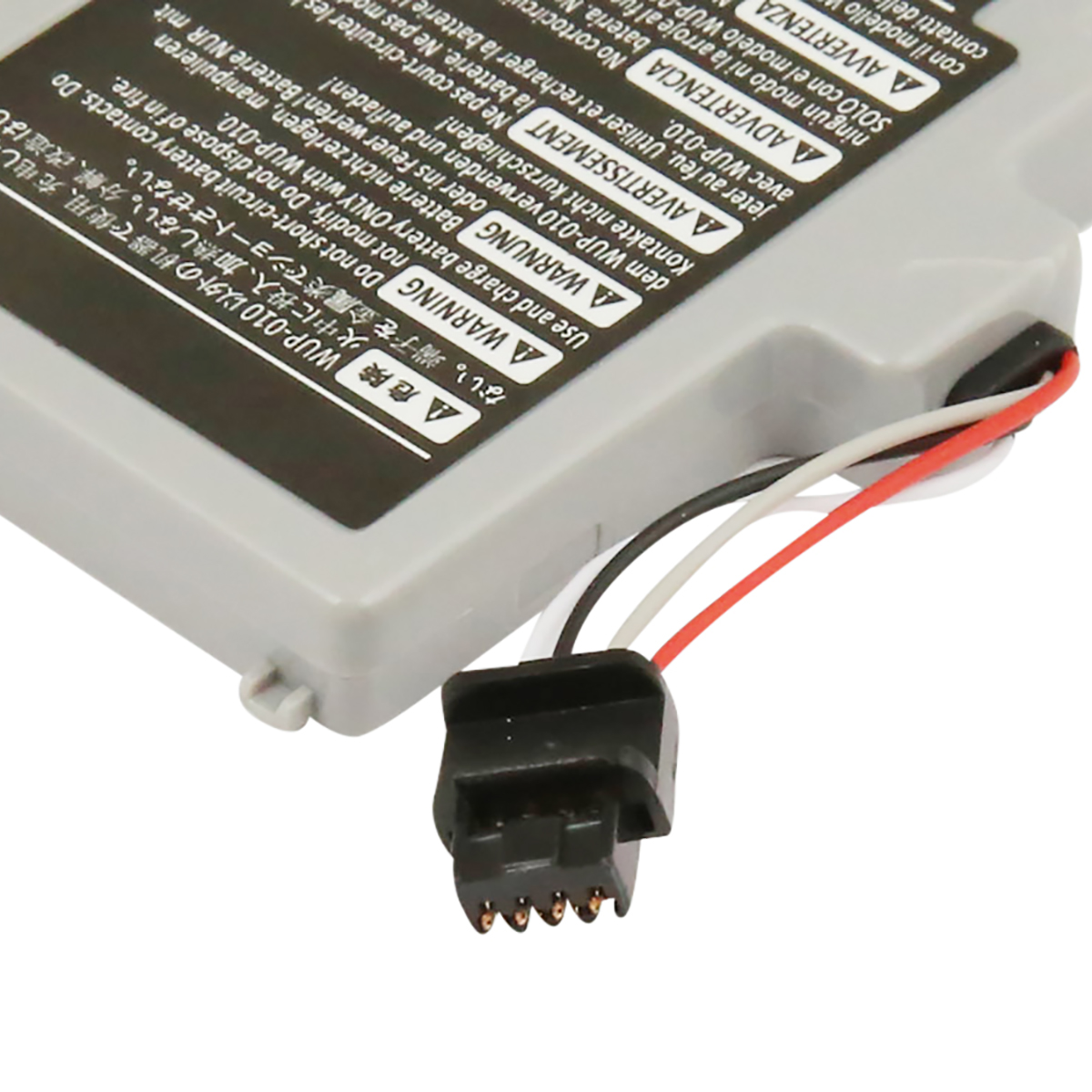 Pacco batteria grigio con cavi rosso, bianco e nero e connettore.