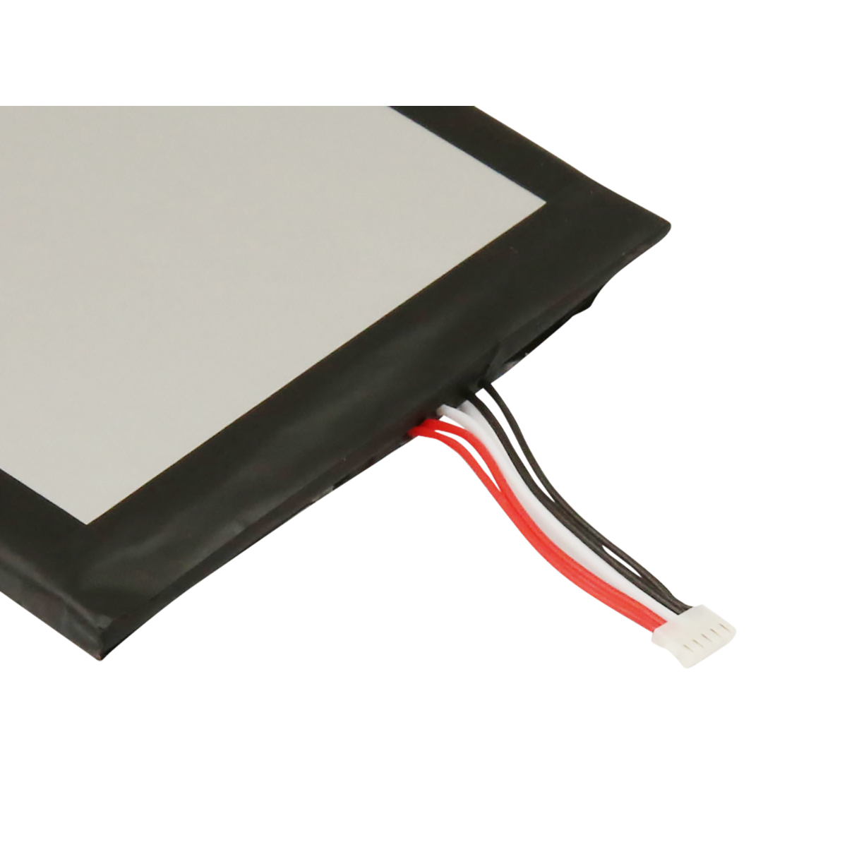 Un pacco batteria nero, piatto e rettangolare con fili bianchi e rossi.