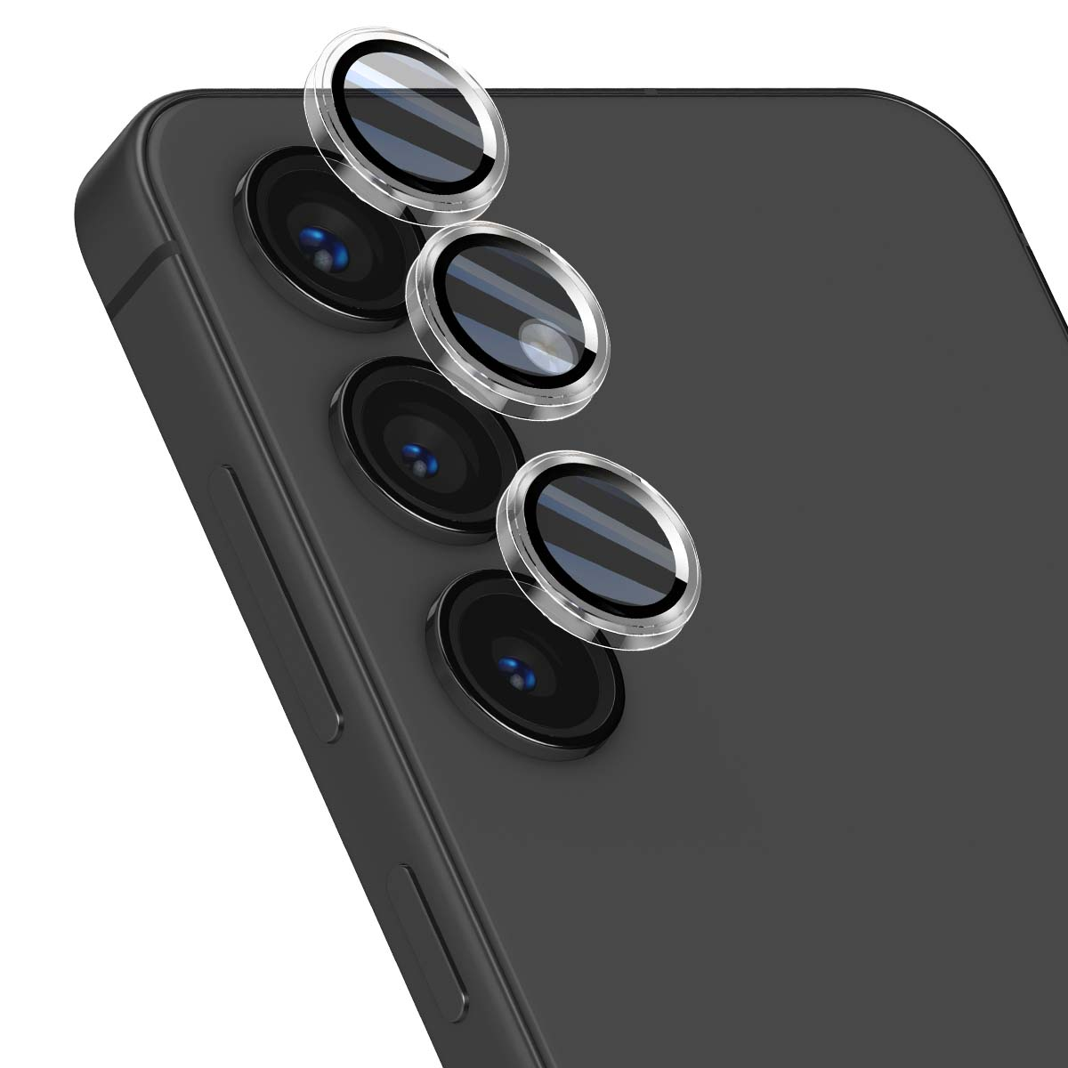 Quatre protecteurs d'objectifs transparents avec des anneaux argentés sur l'arrière d'un téléphone noir.