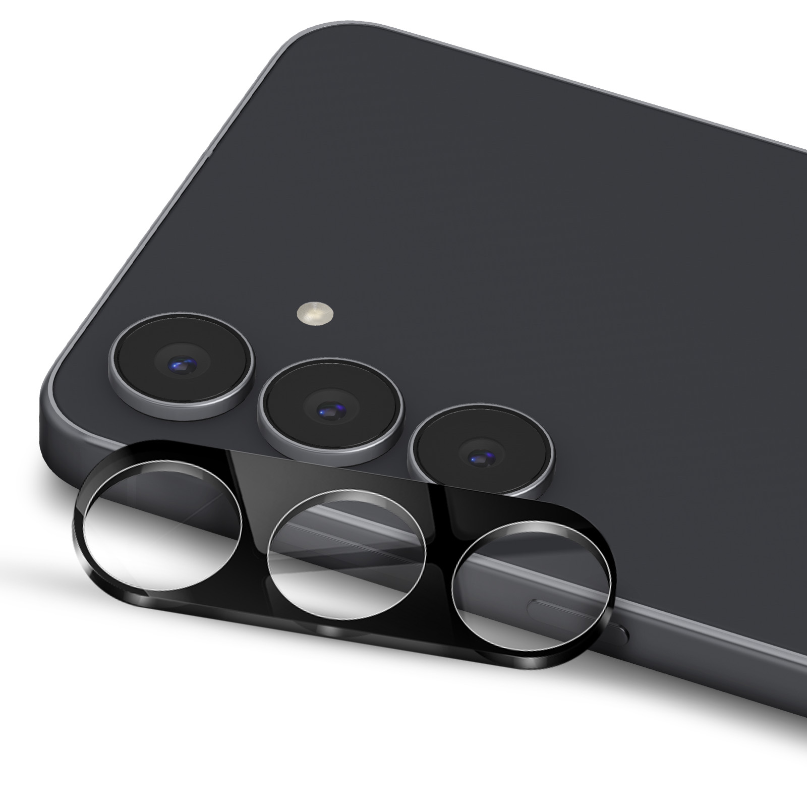 Drie cameralenzen op een donkere smartphone.