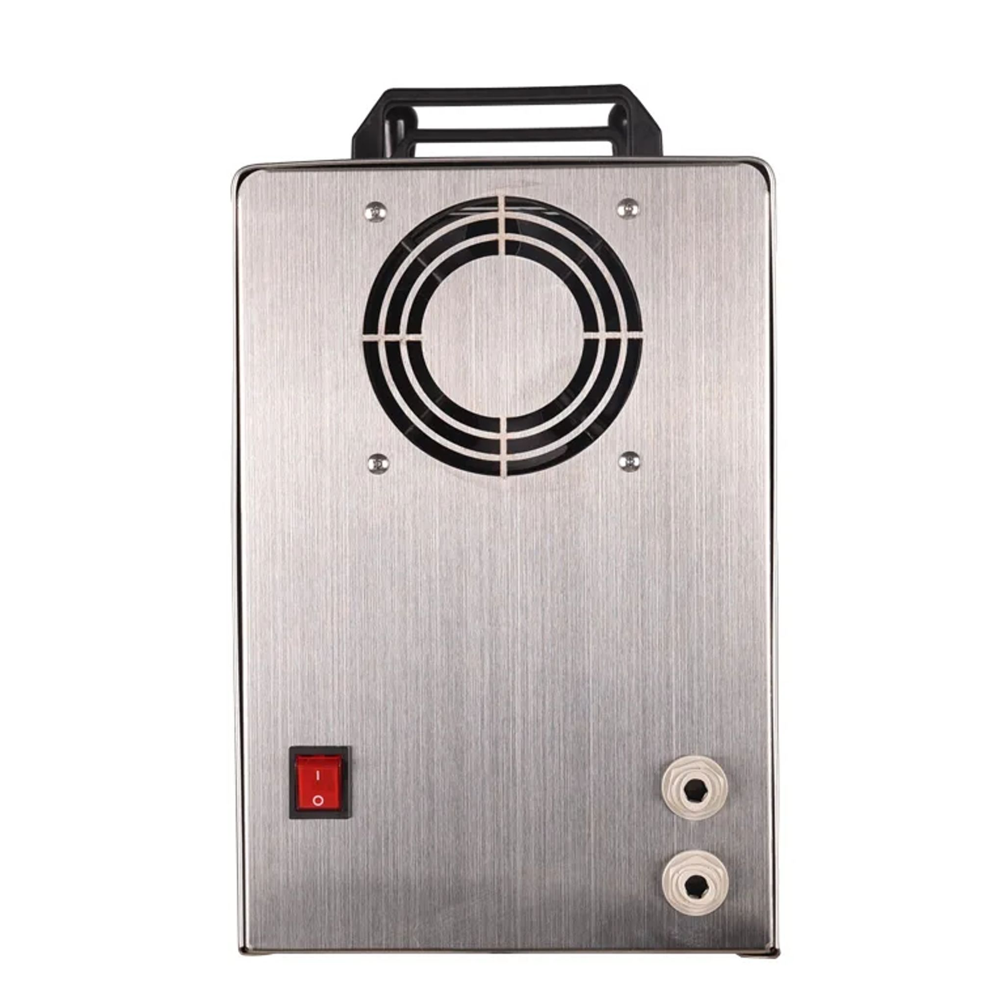 Façade de l'appareil avec grille de ventilateur, interrupteur rouge et connecteurs.