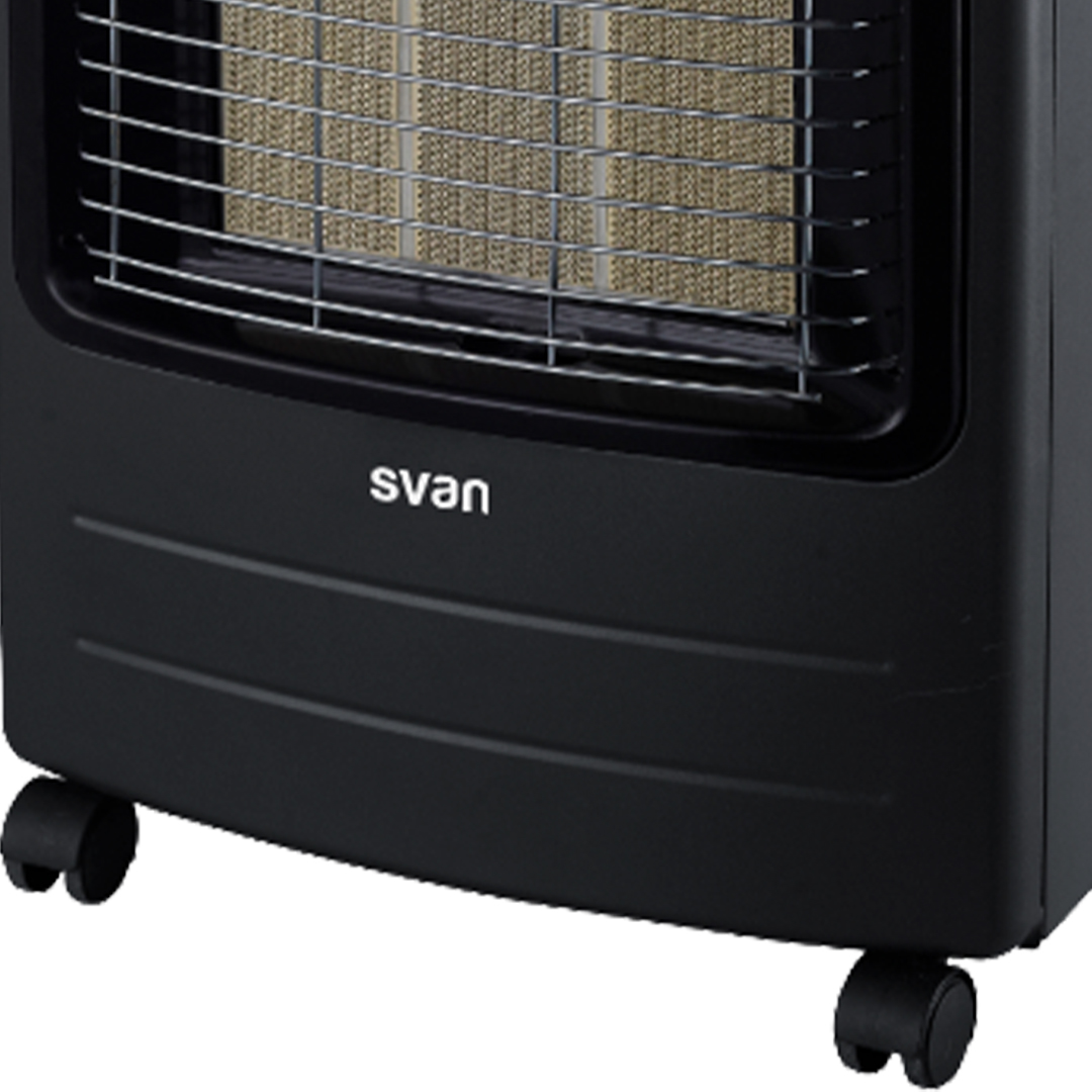 Calentador de gas negro con ruedas, se ve el logo Svan.