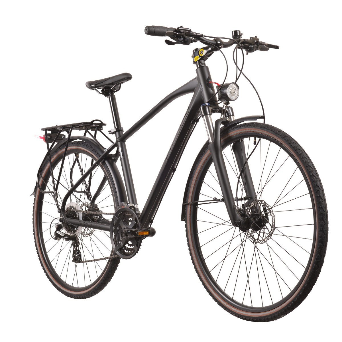 Czarny rower z bagażnikiem, błotnikami i przednim amortyzatorem.