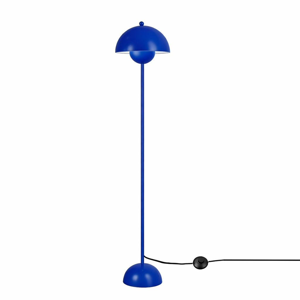 Una delgada lámpara de pie azul con dos pantallas semicirculares y base redonda.