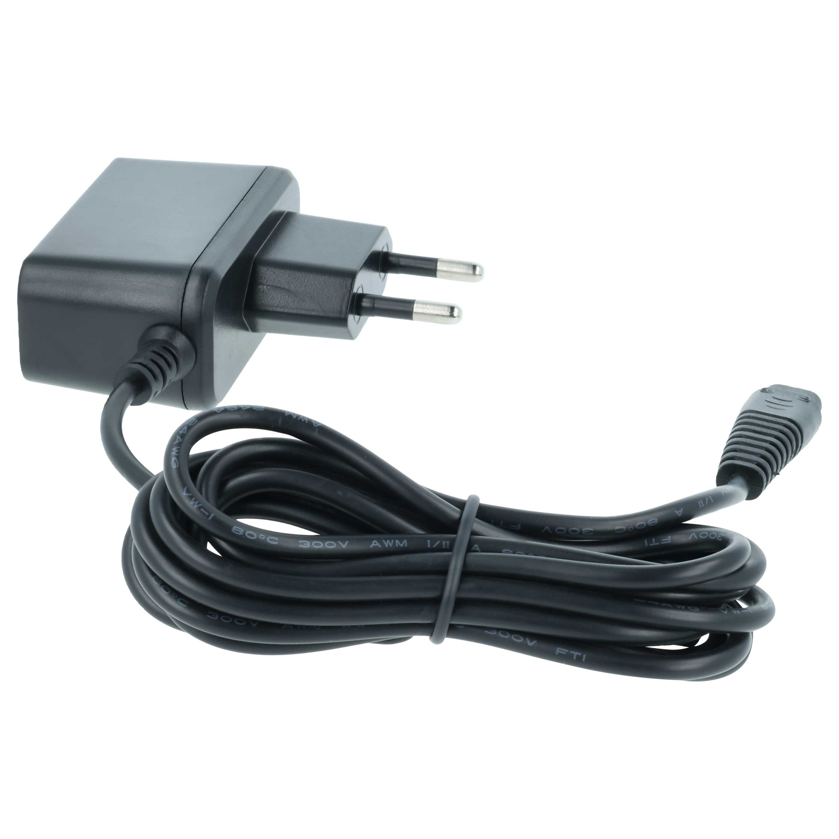 Ein schwarzer Netzstecker mit Kabel und Stecker, isoliert auf weißem Hintergrund.