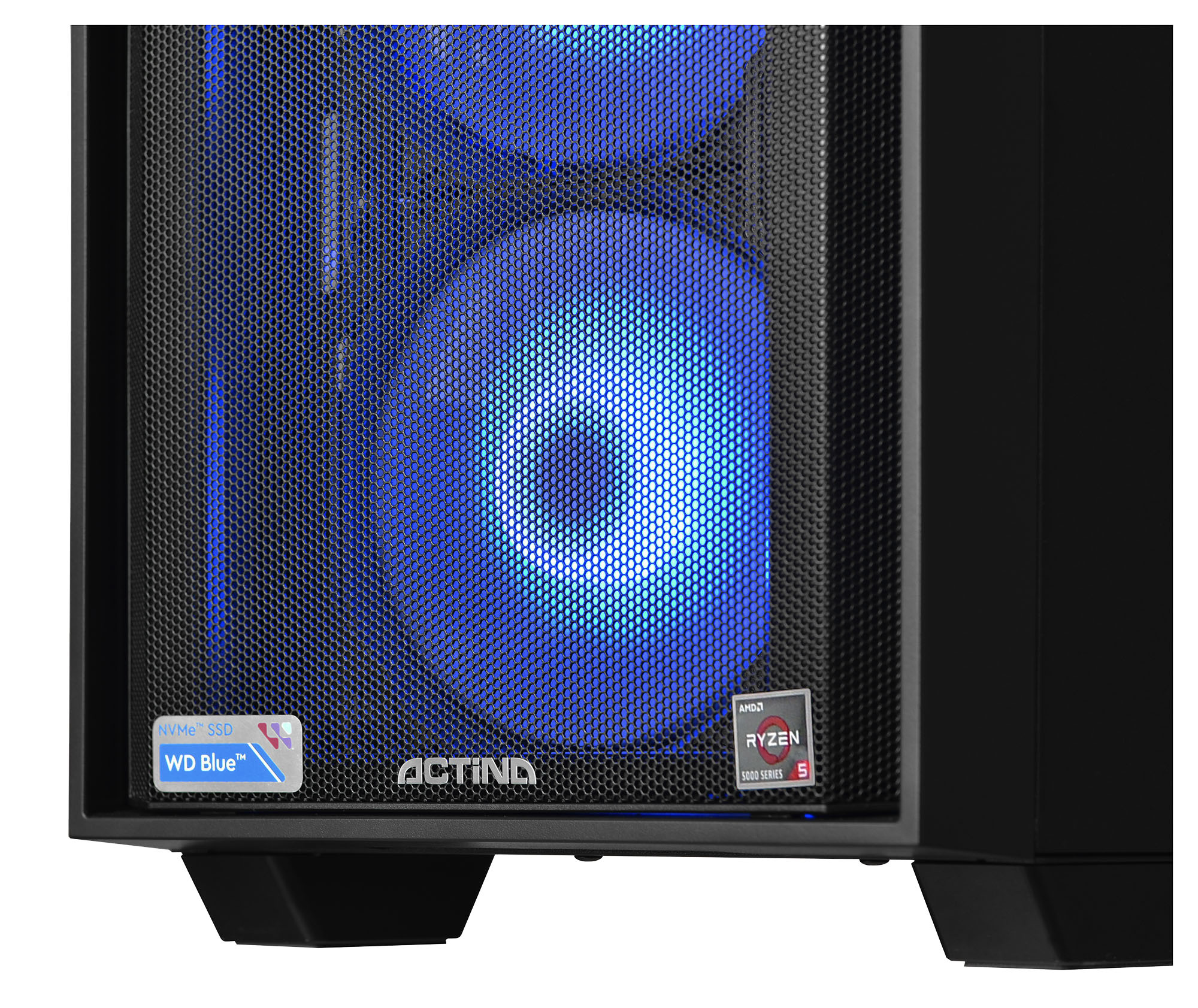 Czarna obudowa komputera z jasnoniebieskimi wentylatorami i naklejką AMD Ryzen.