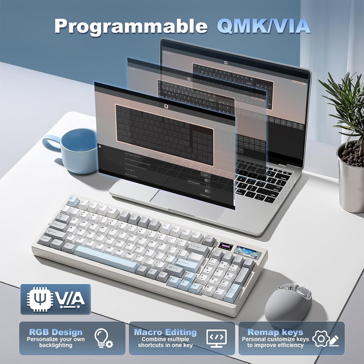 Een programmeerbaar mechanisch toetsenbord met laptop, muis en mok.
