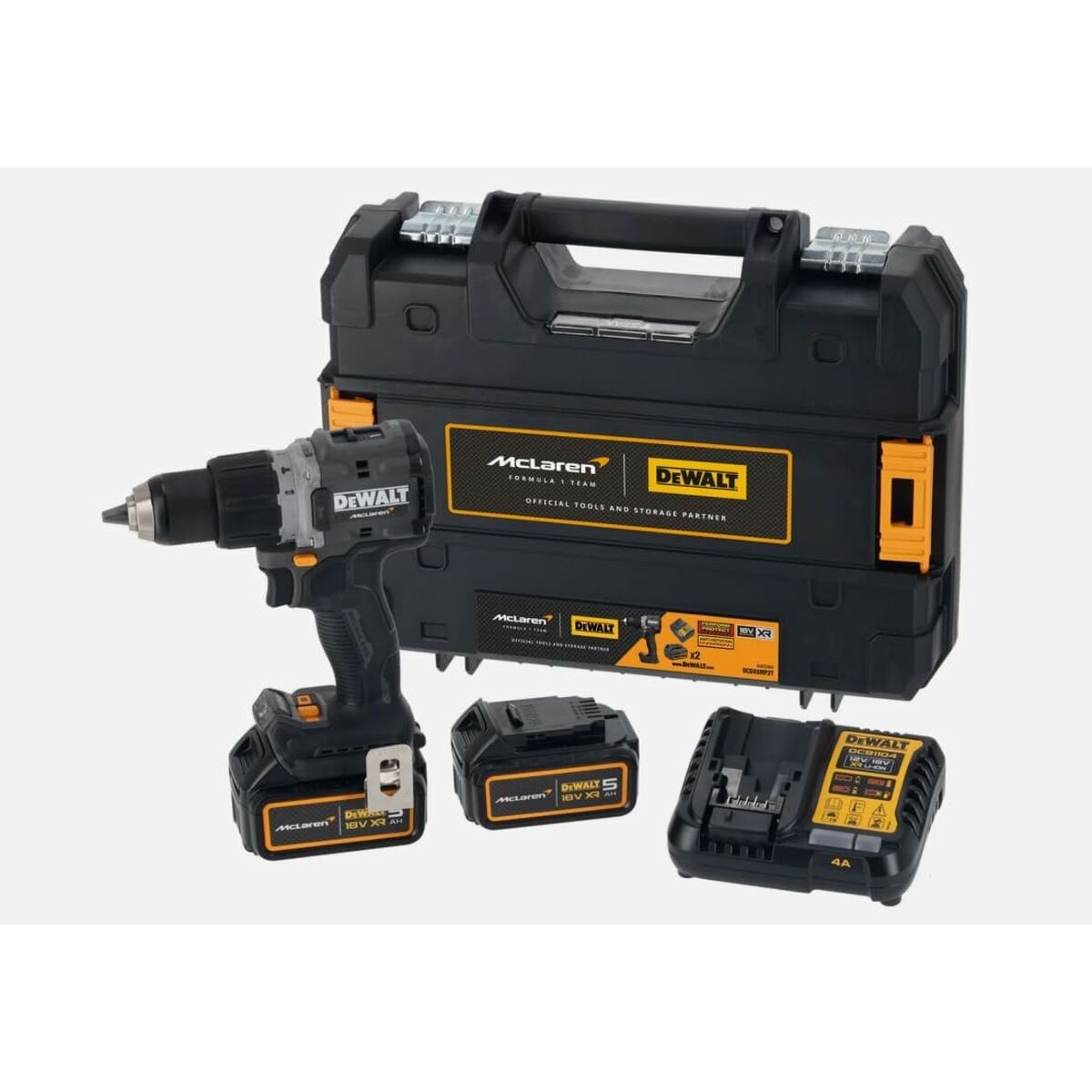 Taladro DeWalt inalámbrico con dos baterías, cargador y maletín, logo McLaren.