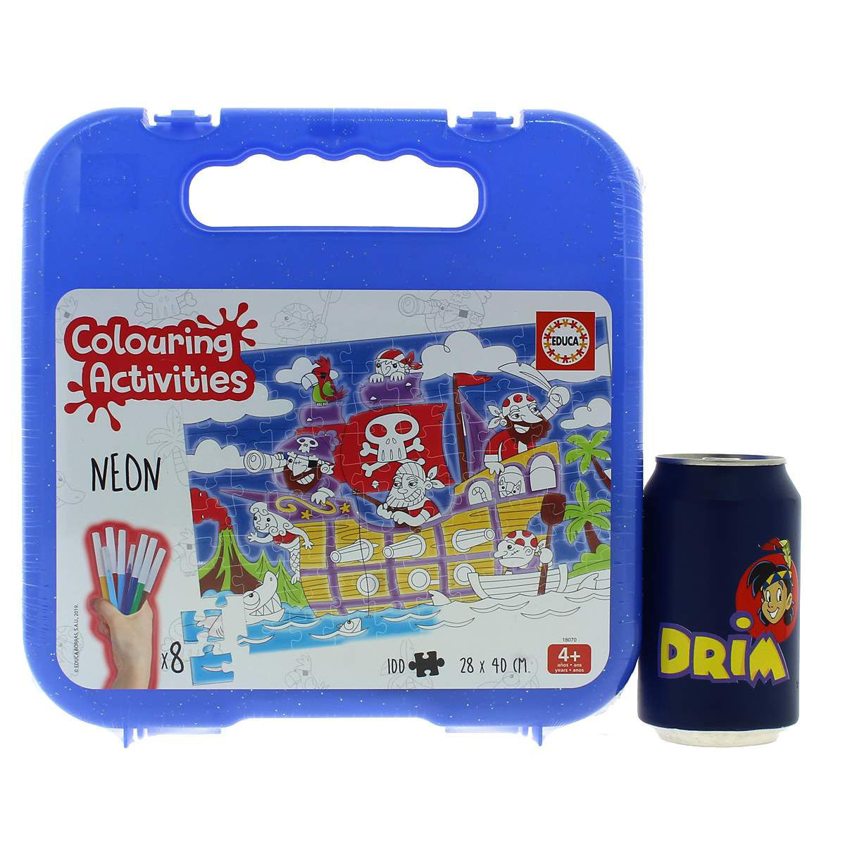 Funda azul con puzzle de piratas y rotuladores neón, junto a una lata azul.