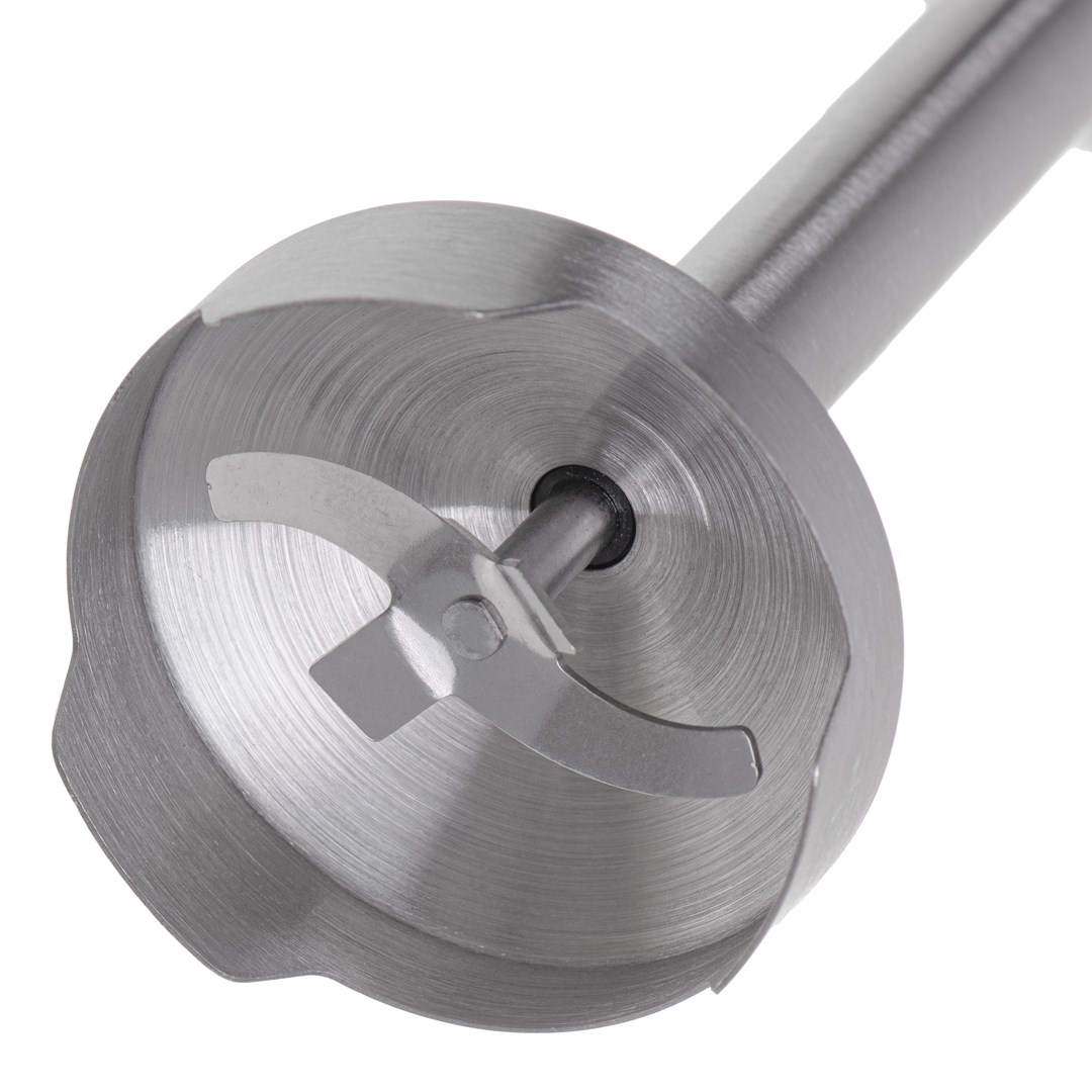 Zbliżenie na ostrza blendera ręcznego ze stali nierdzewnej.