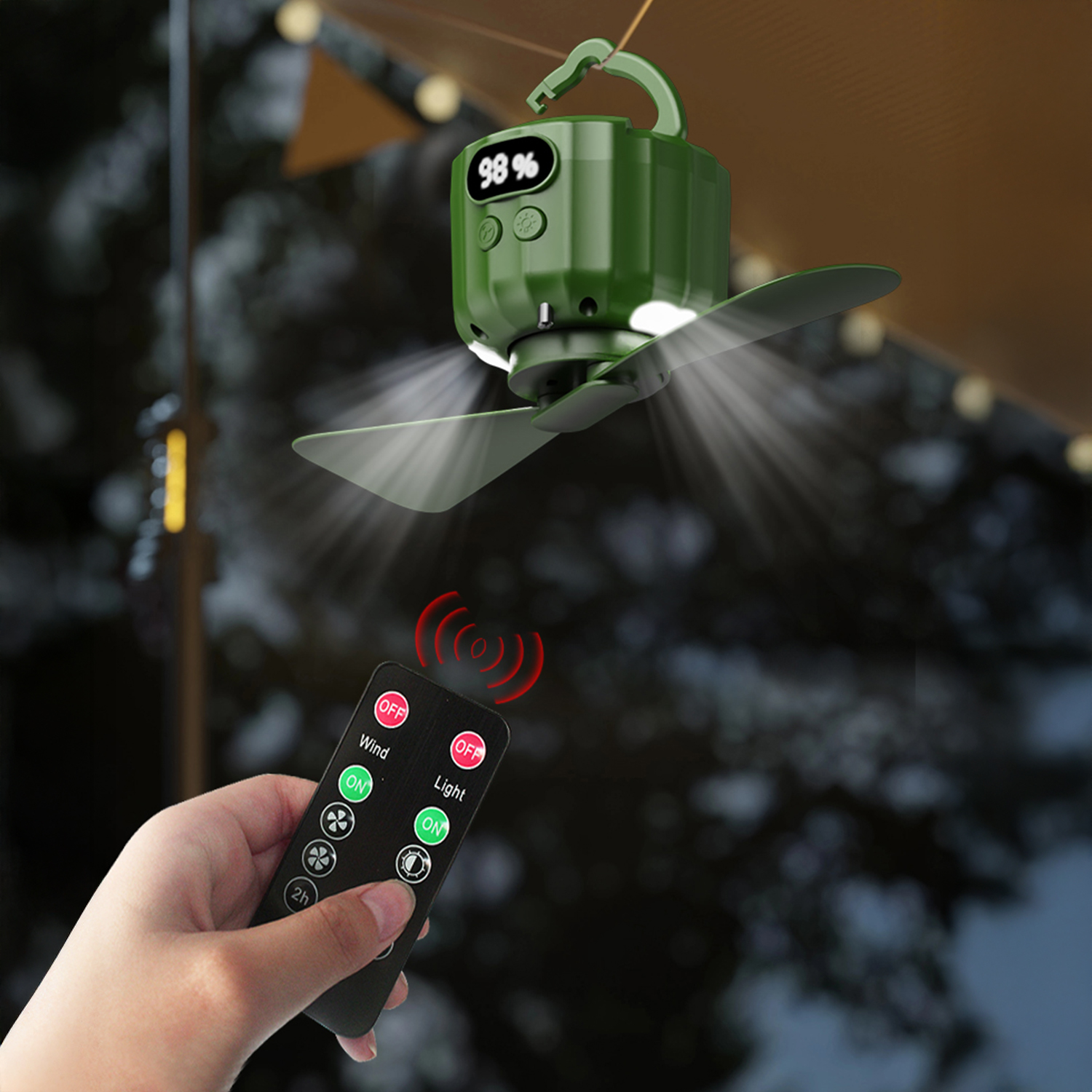 Ventilatore da campeggio verde spruzza acqua, controllato da telecomando. Mostra 98%.