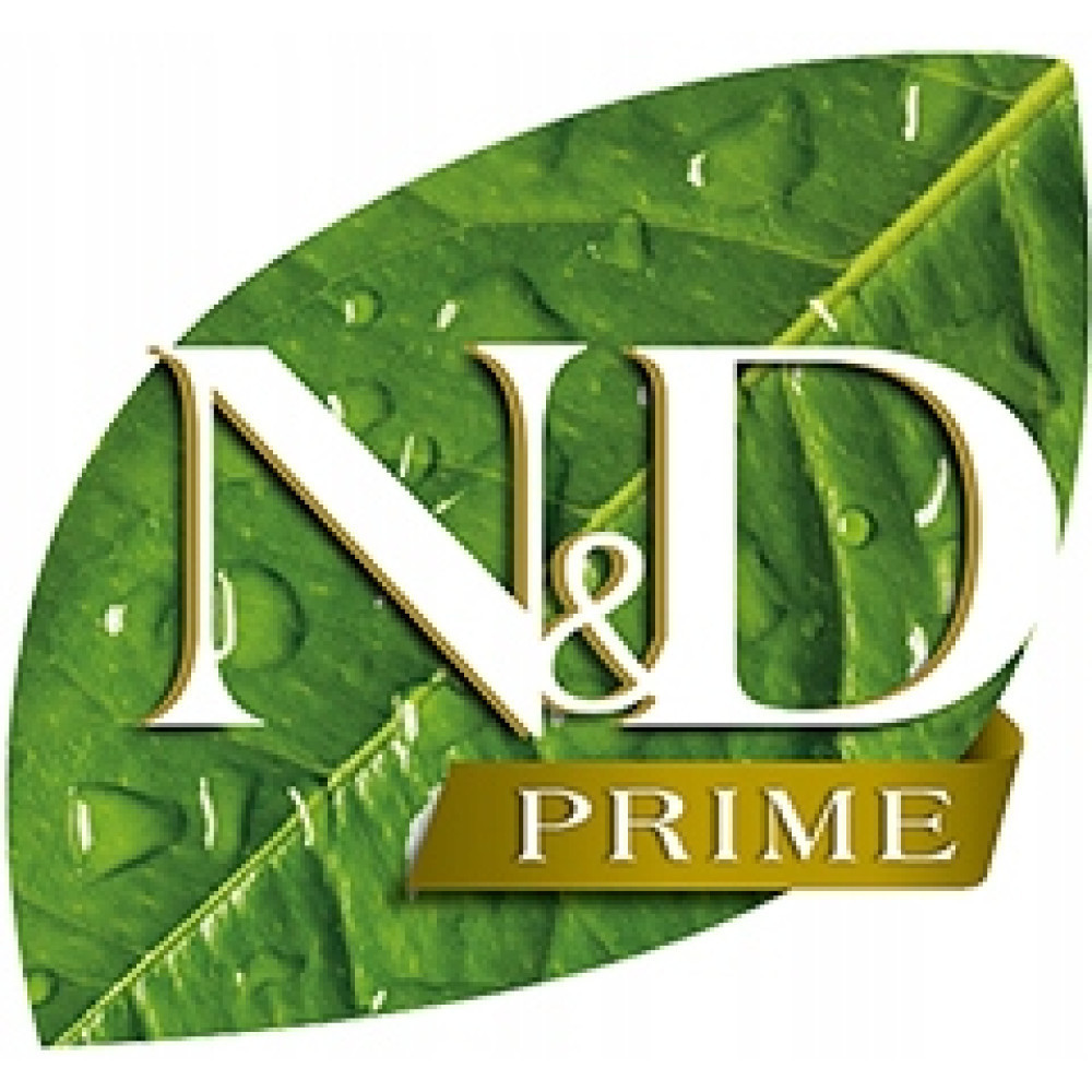 Zielony liść z kroplami wody i literami N&D PRIME.
