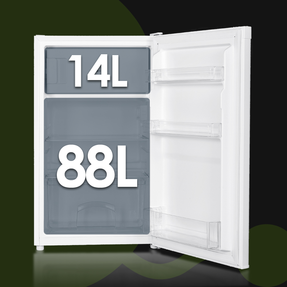 Un refrigerador blanco con puerta abierta, mostrando capacidad de 14L y 88L.