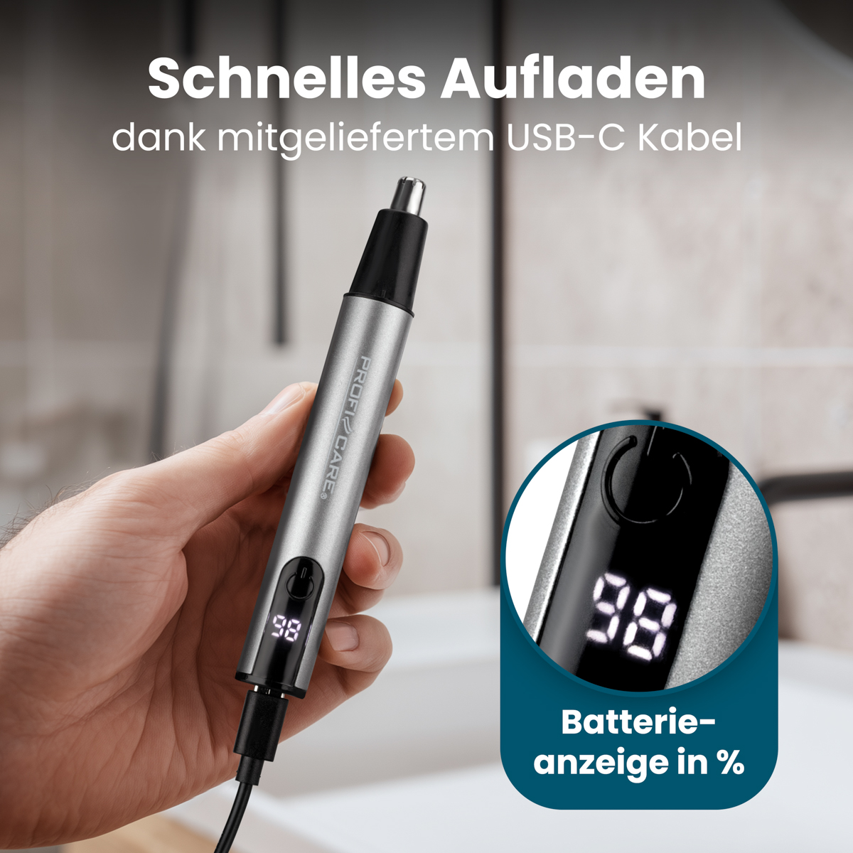 Ein Mann hält einen silbernen Nasenhaartrimmer mit USB-C-Anschluss. Die Anzeige zeigt 98%.