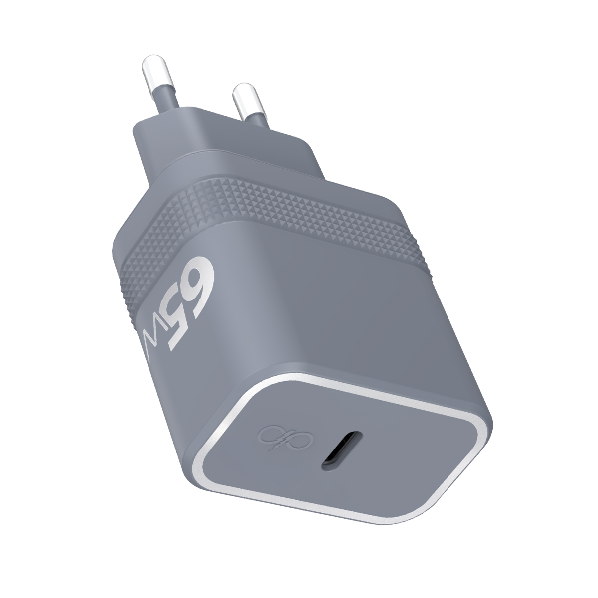 Enchufe cargador USB-C gris de 65W con dos clavijas y borde plateado.