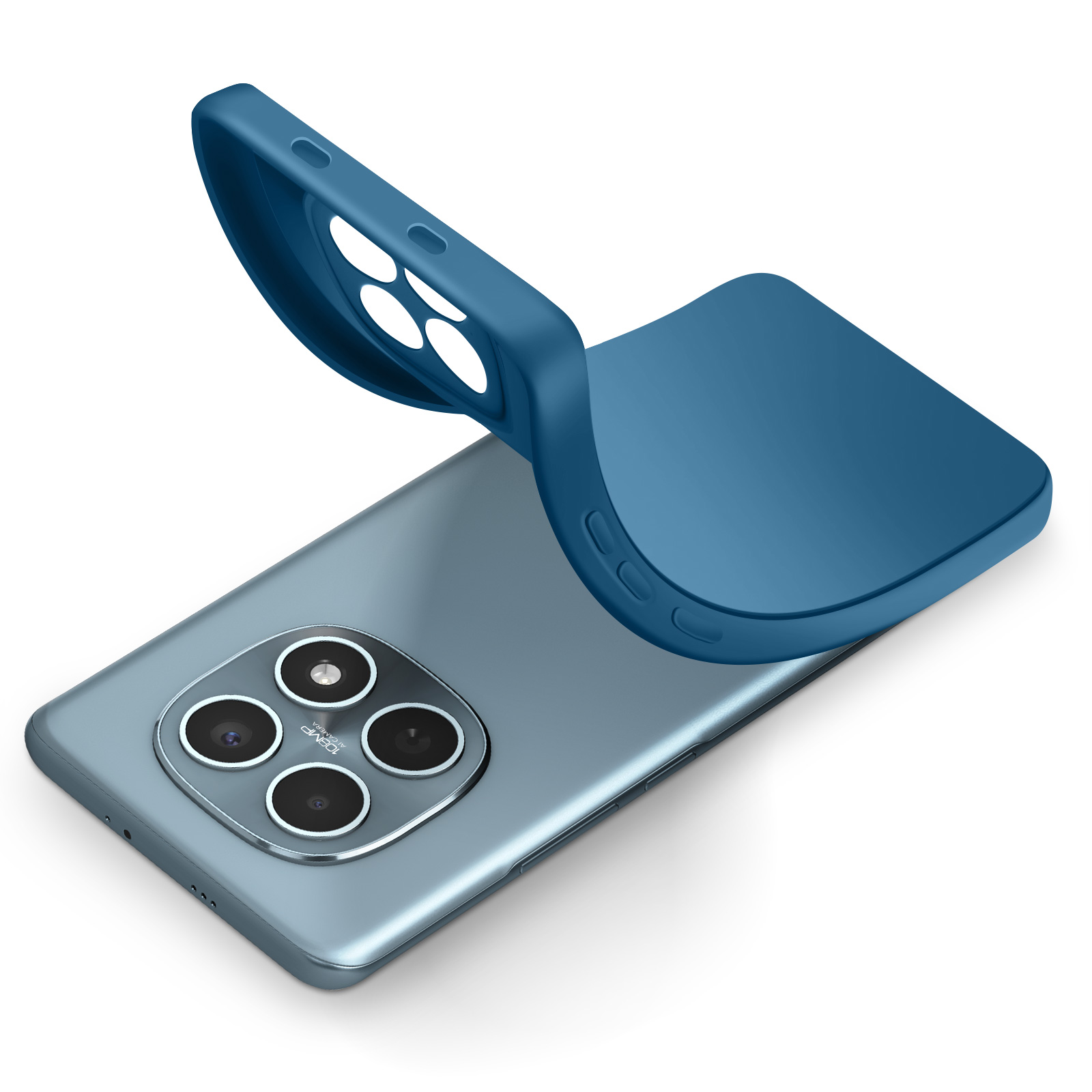 Una cover blu si piega su uno smartphone grigio con quattro fotocamere.