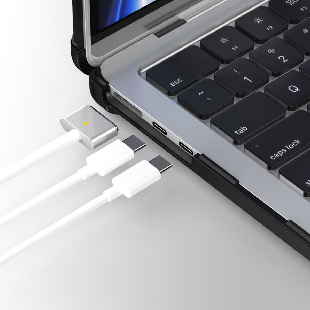 Weiße USB-C-Kabel verbinden sich mit dem Ladeanschluss eines Laptops. Magnetischer Adapter leuchtet gelb.