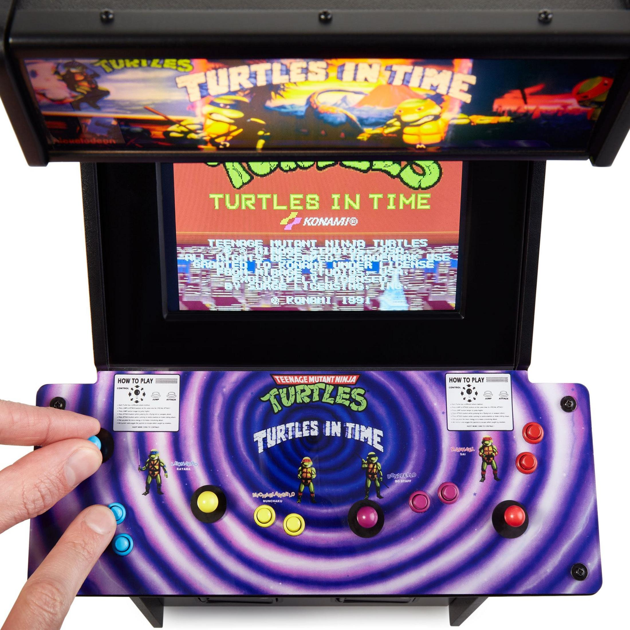 Gioco arcade "Teenage Mutant Ninja Turtles: Turtles in Time" con joystick e pulsanti.