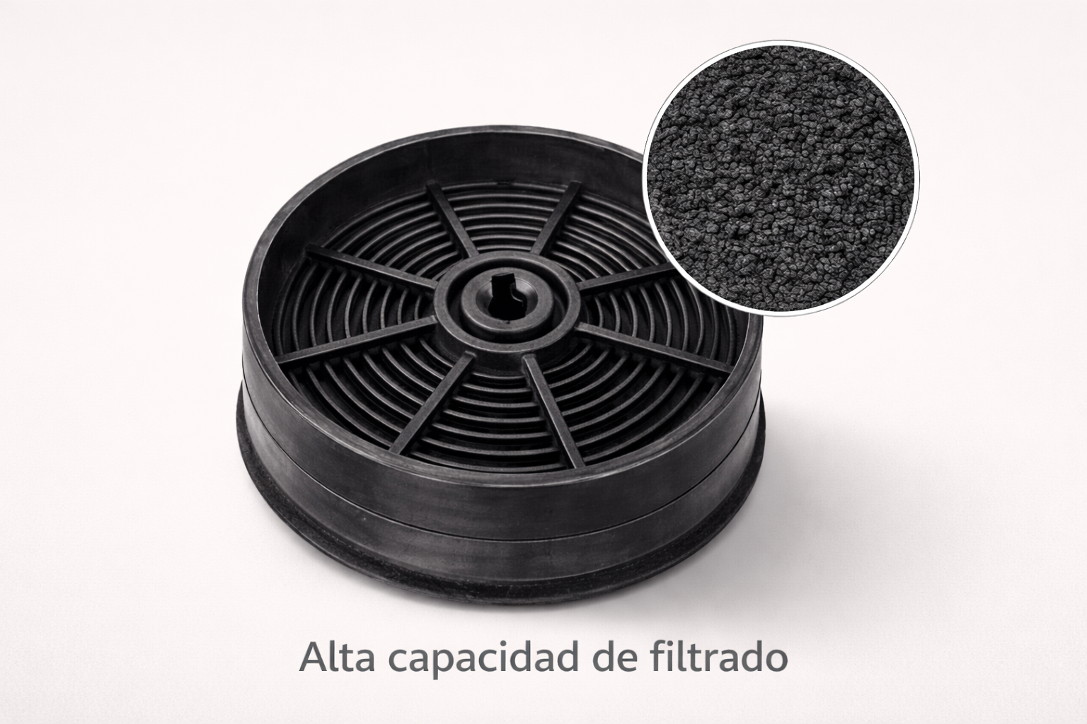 Filtro de carbón activado negro con primer plano de gránulos.