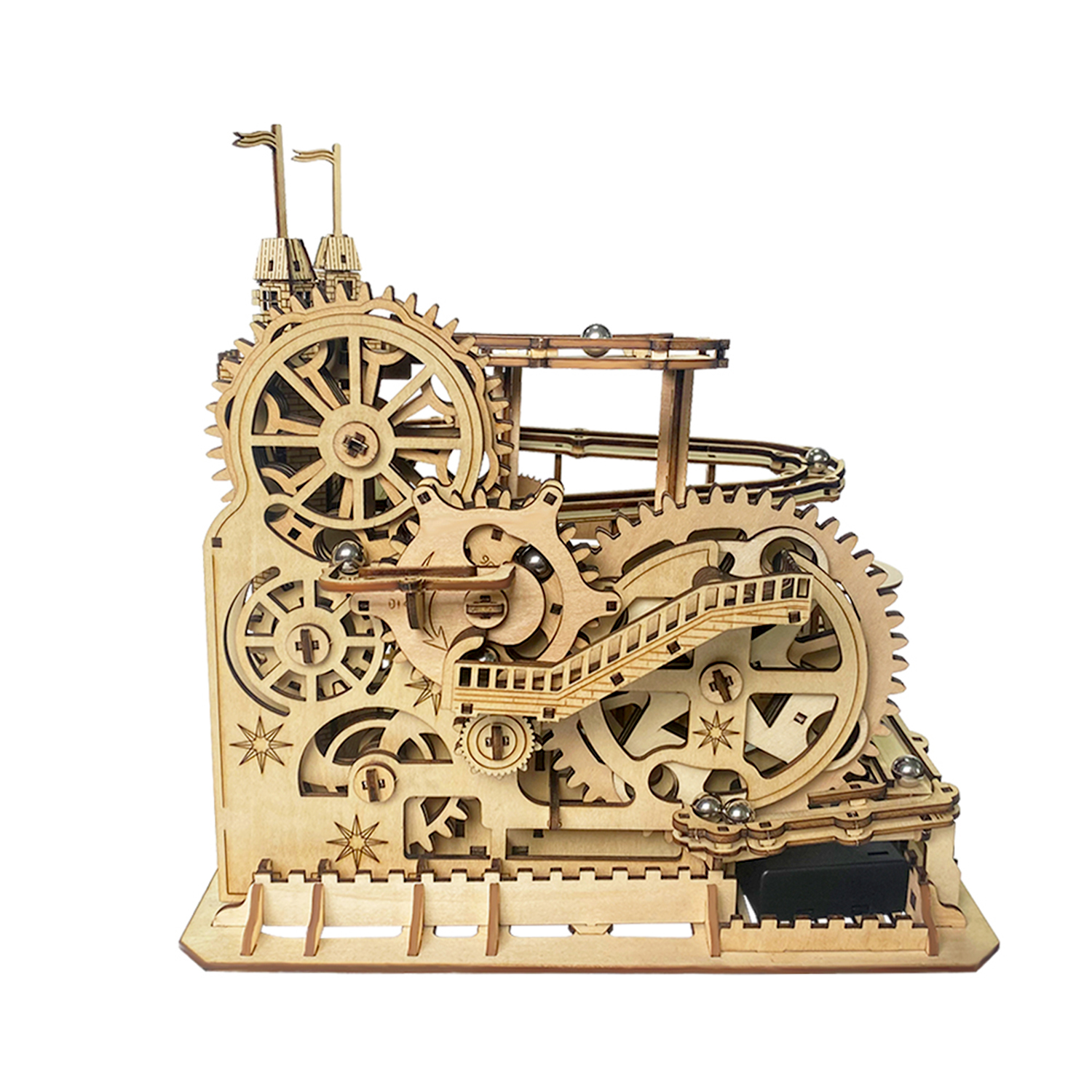 Pista per biglie in legno con ingranaggi intricati, rampe e torri. Presenta piccole biglie d'argento.
