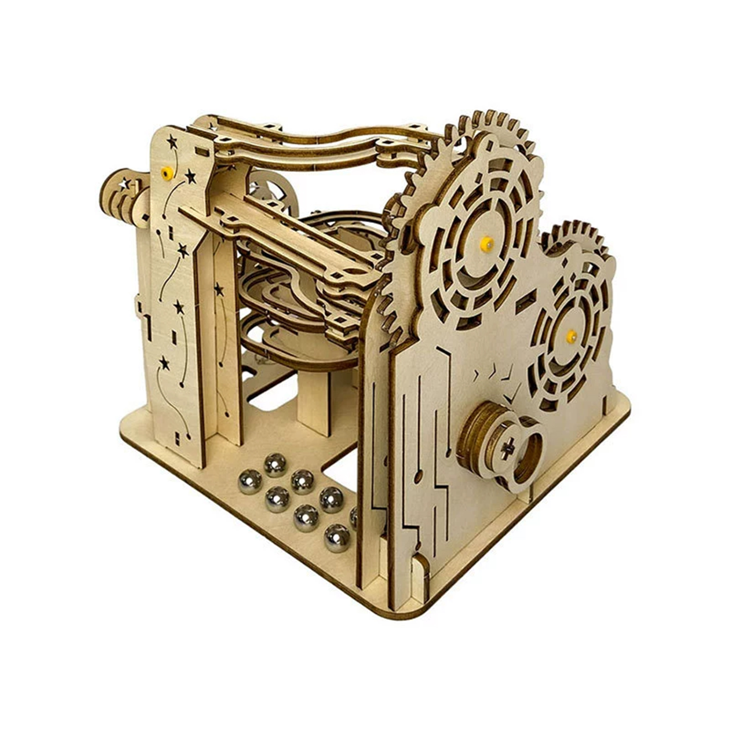 Un modello in legno di pista per biglie con ingranaggi e sfere.