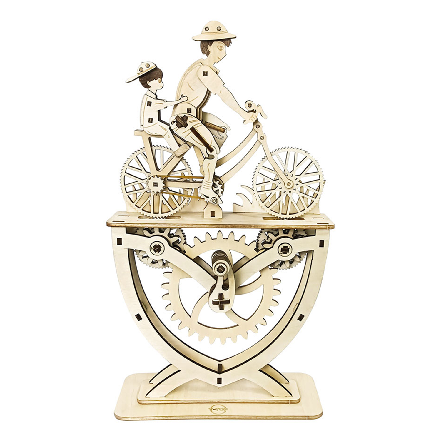 Modello in legno di una famiglia in bicicletta con ingranaggi su una base.