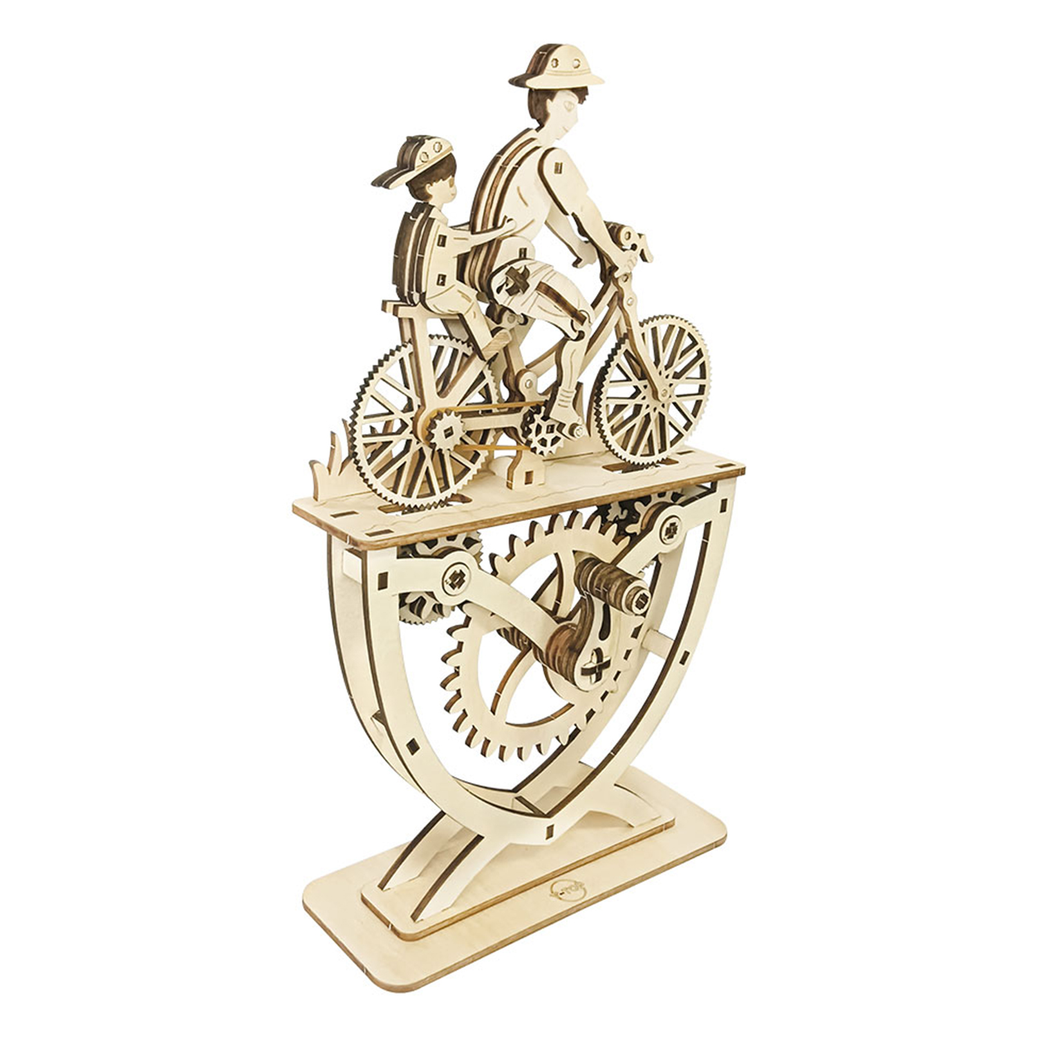 Modello in legno di uomo e bambino su bicicletta con ingranaggi su un supporto.