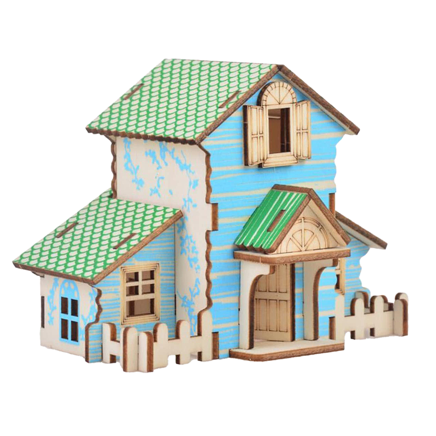 Modello di casa in legno blu con tegole verdi e recinzione in legno.
