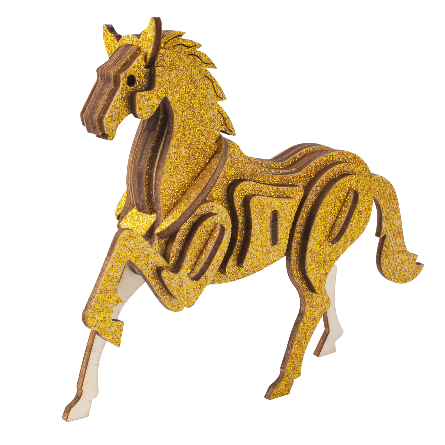 Un cavallo di legno dorato e scintillante in posa di galoppo, isolato su sfondo bianco.