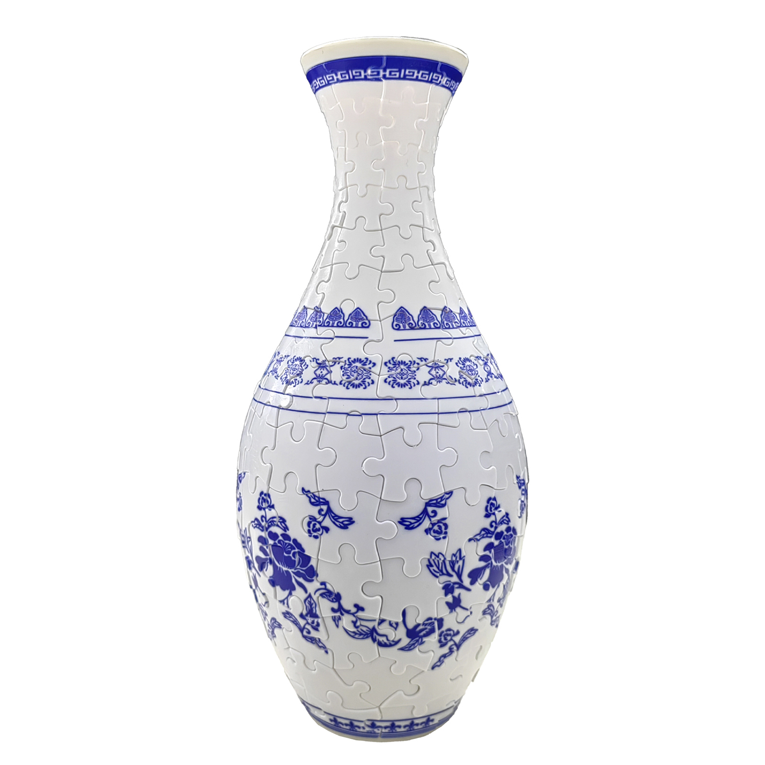 Un vaso bianco con motivi floreali blu, assemblato da pezzi di puzzle.