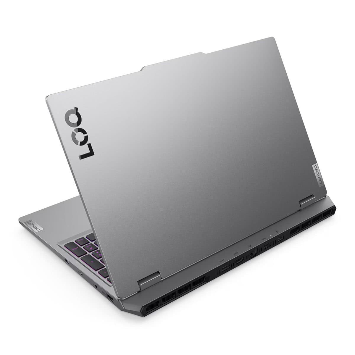 Gümüş renkli Lenovo laptop, kapakta siyah 'LOQ' logosu. Mor arka aydınlatmalı klavye.