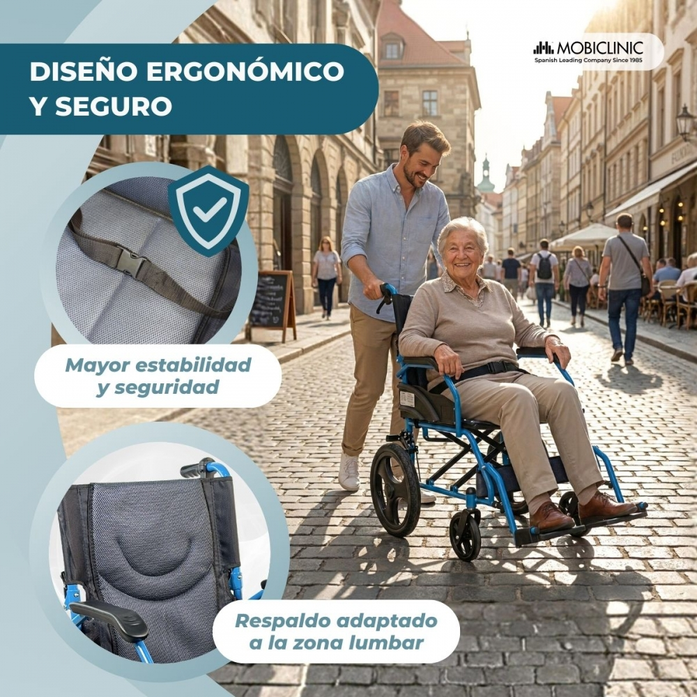 Hombre empuja a anciana en silla de ruedas por calle empedrada. Primeros planos muestran detalles.