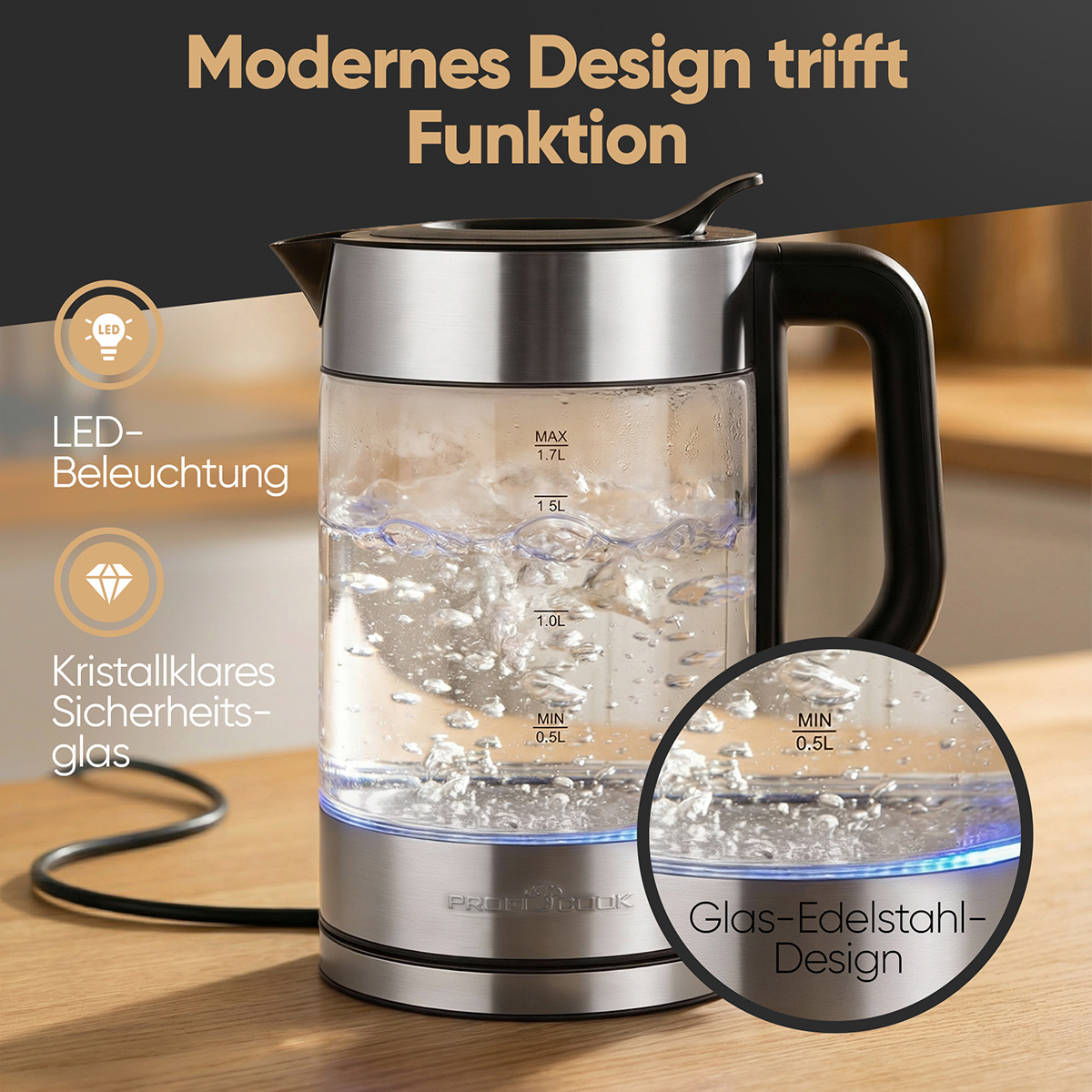 Glaswasserkocher mit Edelstahlboden und LED-Beleuchtung kocht Wasser.