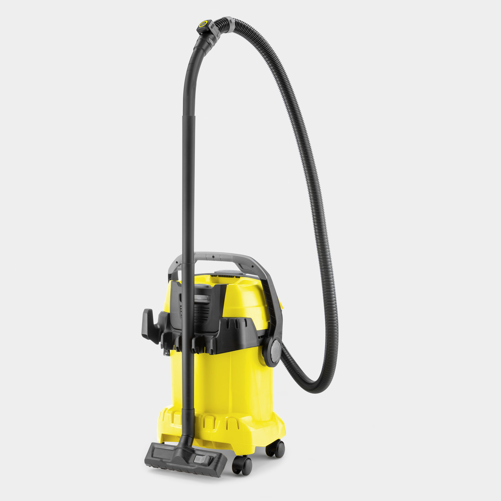 Un aspirapolvere per solidi e liquidi giallo con tubo e asta neri.