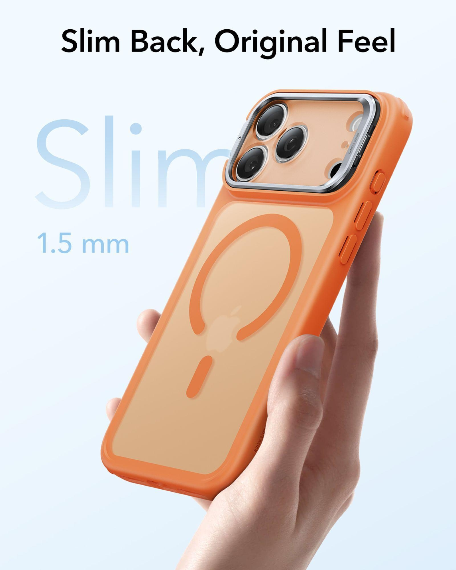Orangfarbene Handyhülle auf einem Handy mit Dreifachkamera, in der Hand gehalten.