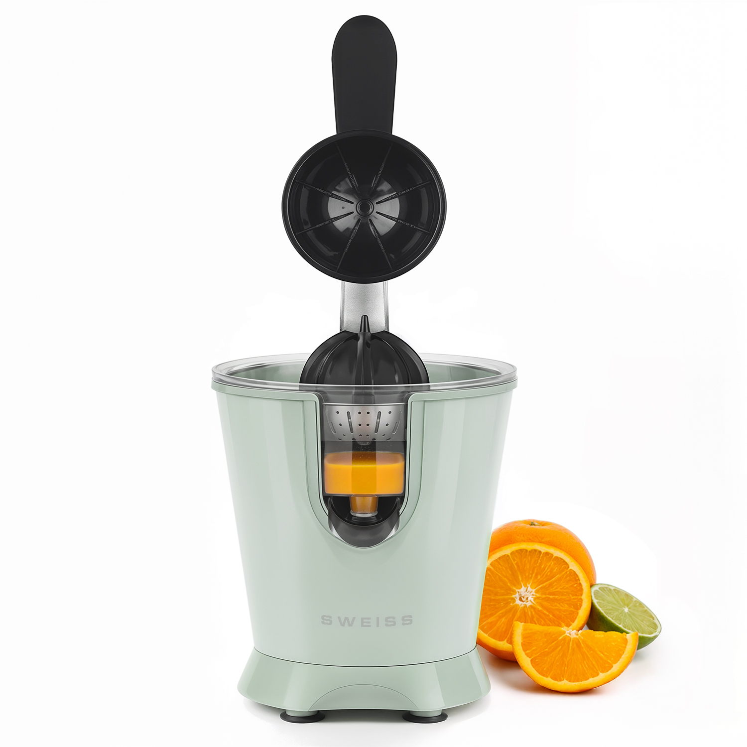 Un spremiagrumi verde menta con arance e lime accanto.