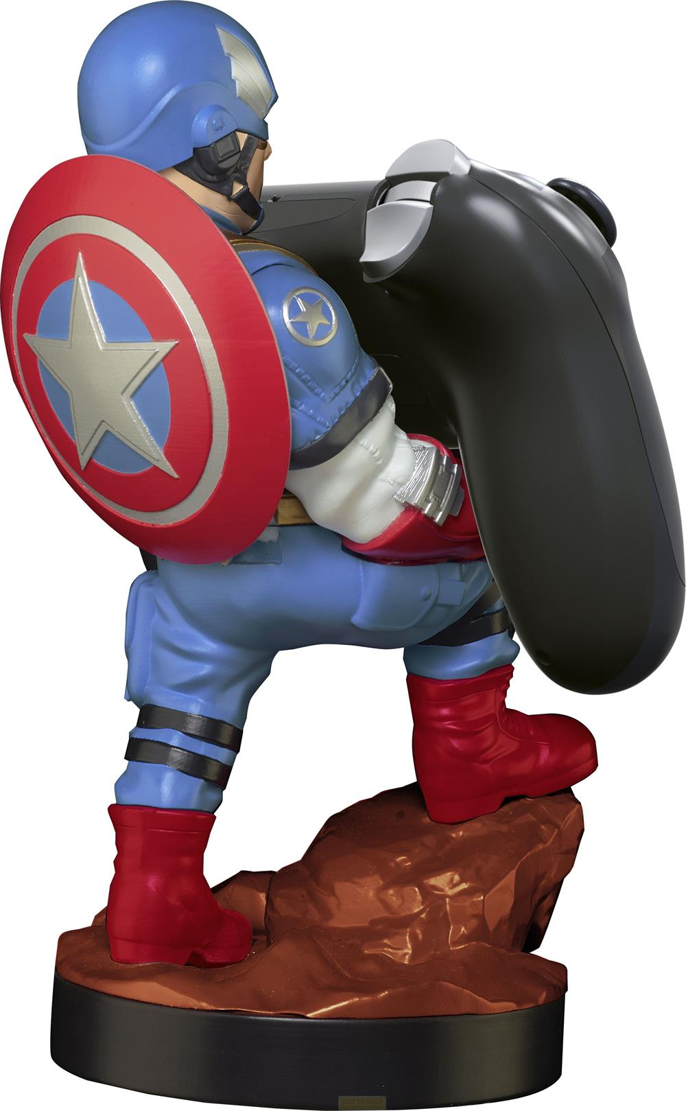 Statua di Captain America con controller nero su roccia marrone.