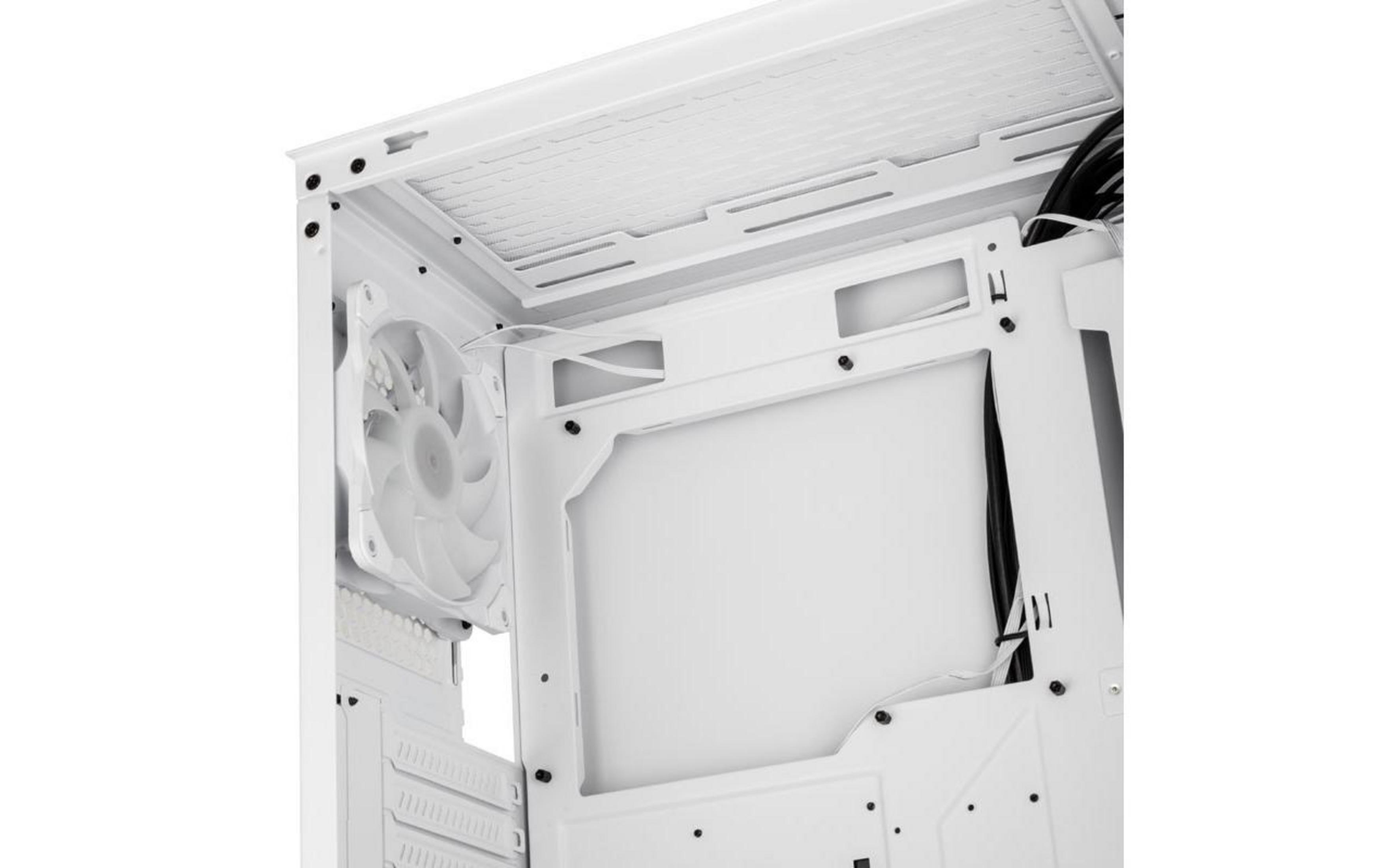 Wnętrze białej obudowy komputera z wentylatorem i kablami.