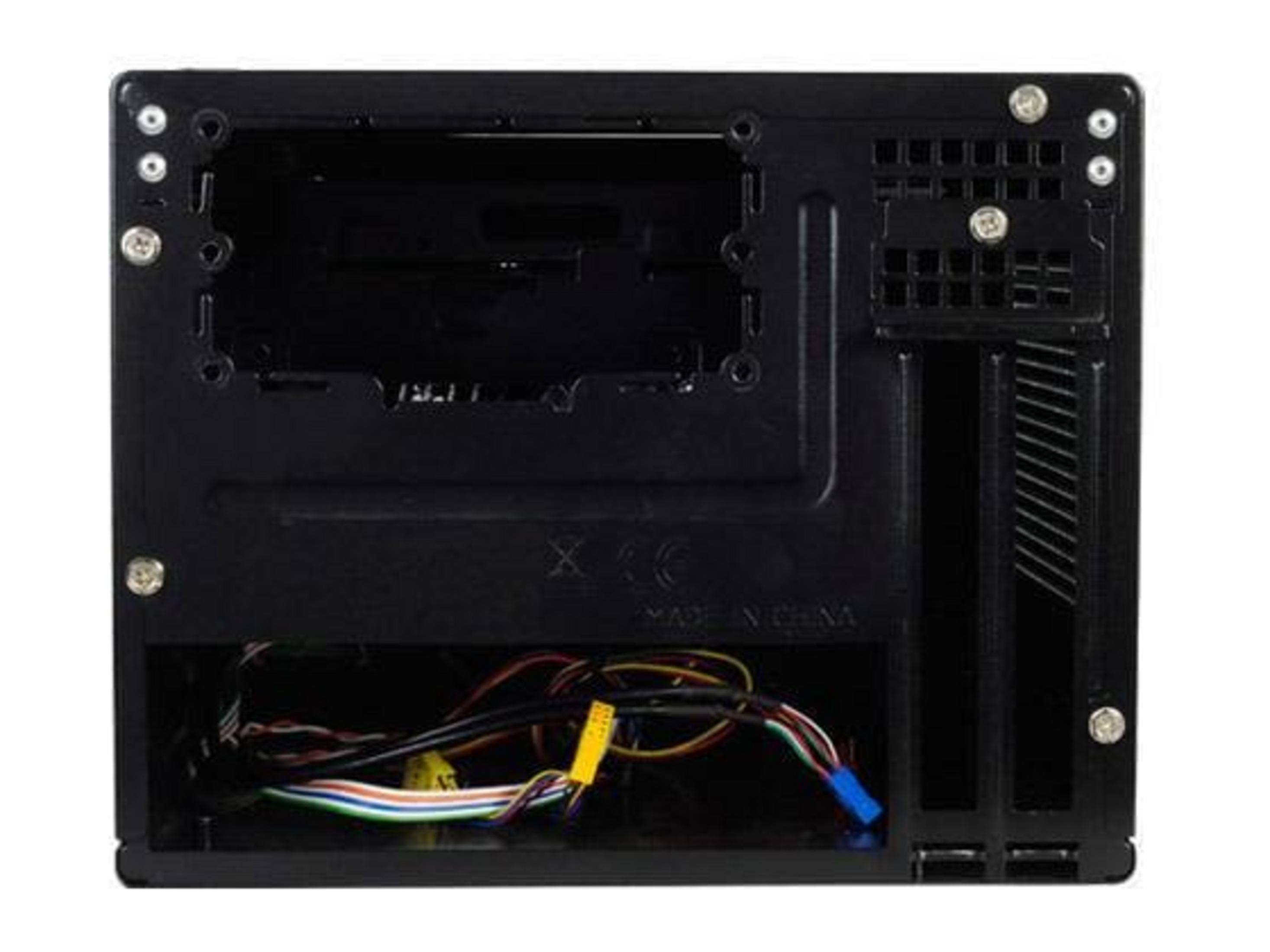 Retro di un case per computer nero con cavi e porte visibili.
