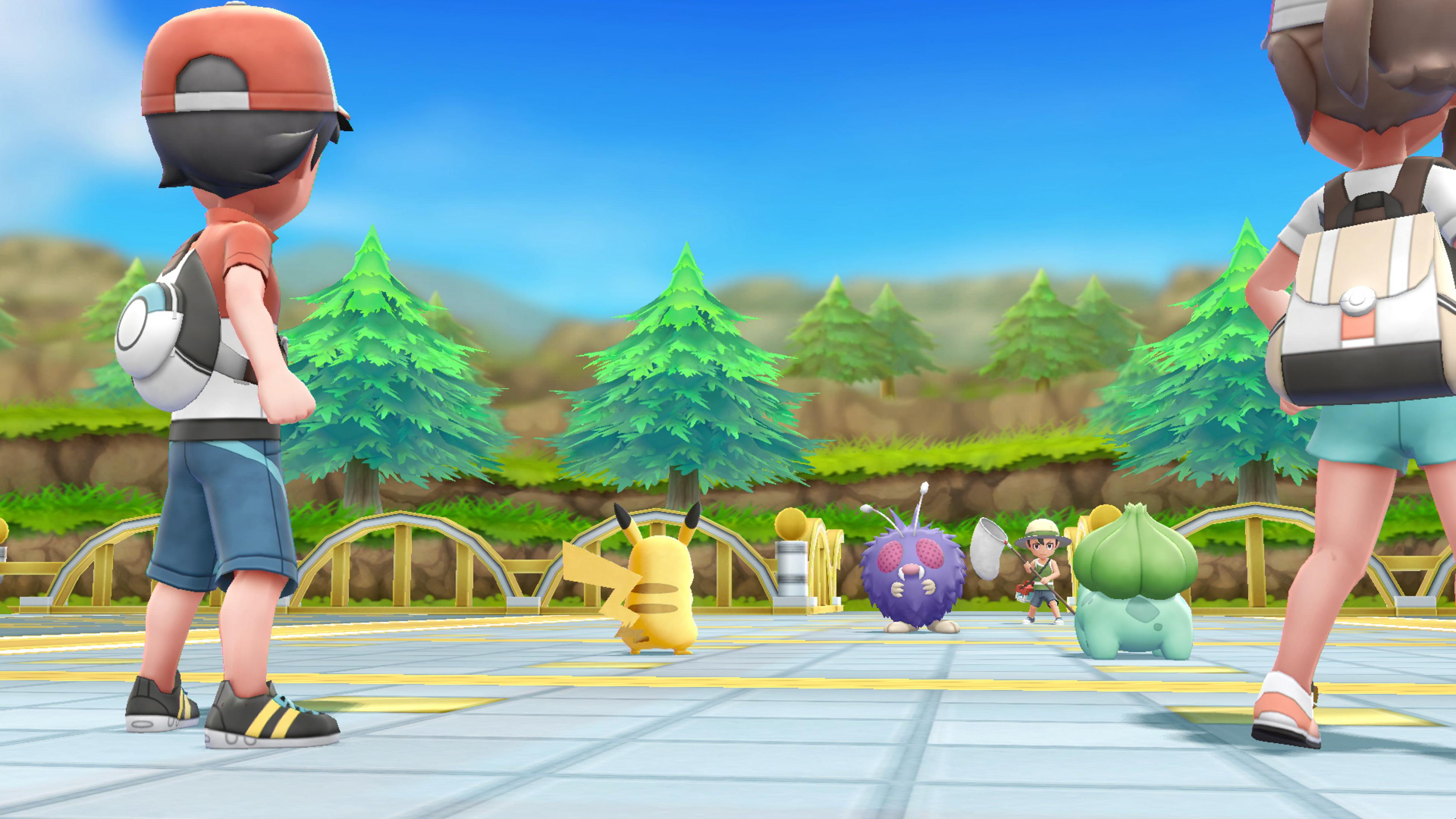 Zwei Trainer stehen sich mit Pikachu, Bisasam und lila Käfer-Pokémon gegenüber.
