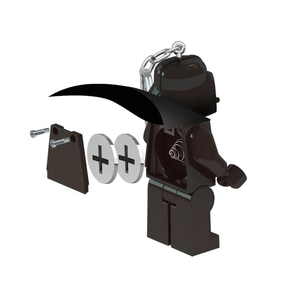 Un llavero negro de Darth Vader Lego con partes desmontables.