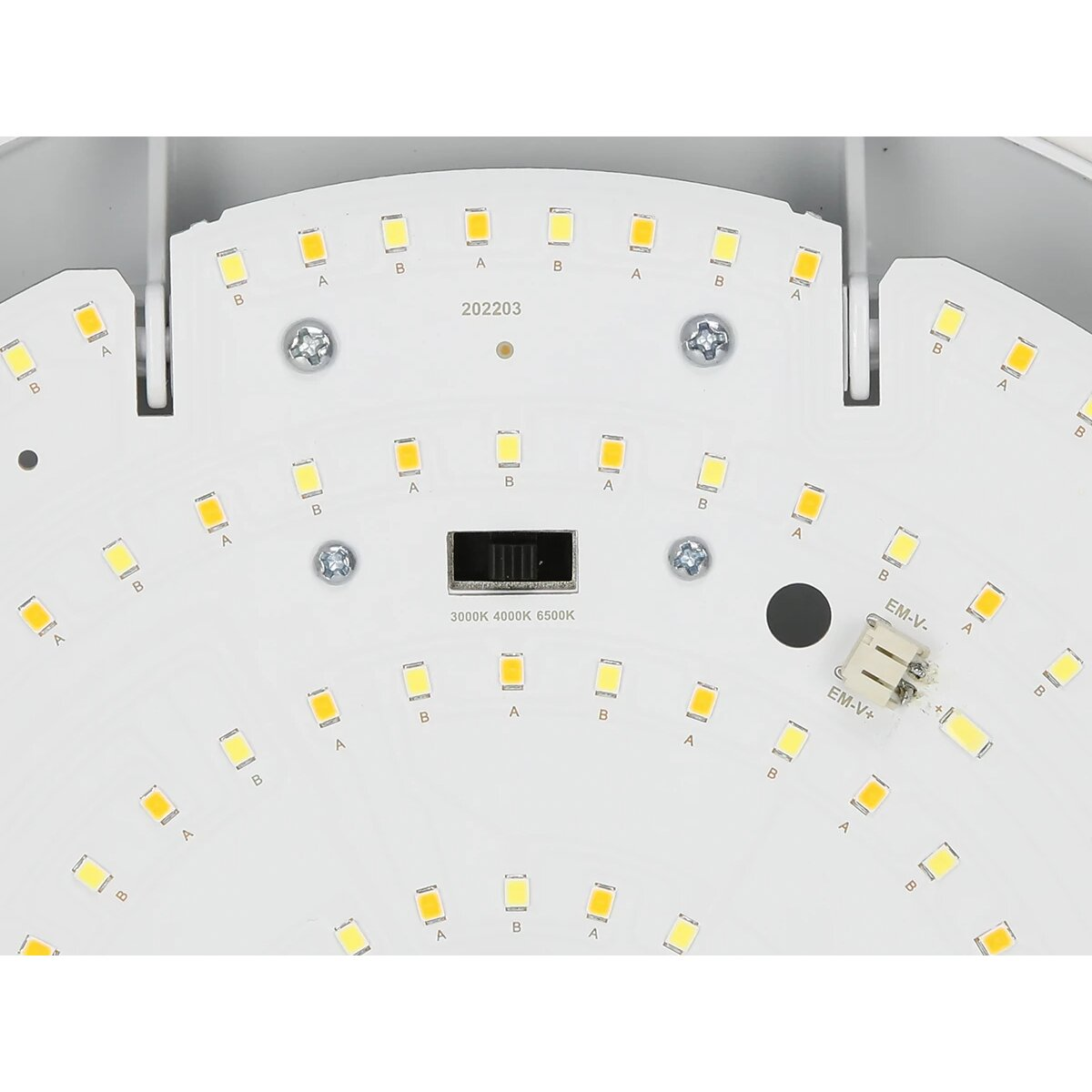 Eine Leiterplatte mit vielen kleinen LEDs, beschriftet mit A und B.