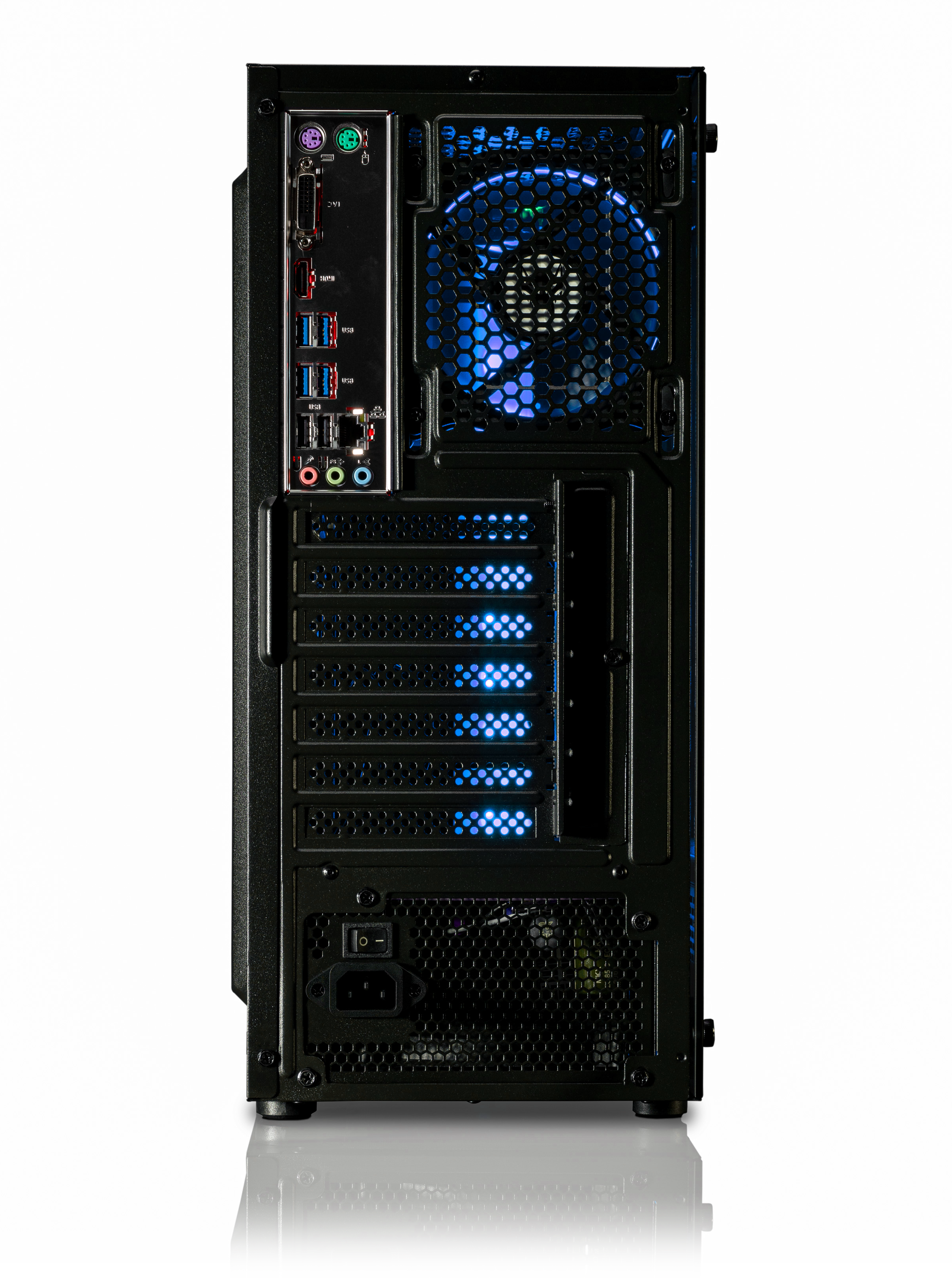 Tył czarnej obudowy komputera z niebieskimi diodami LED, portami i wentylatorem.