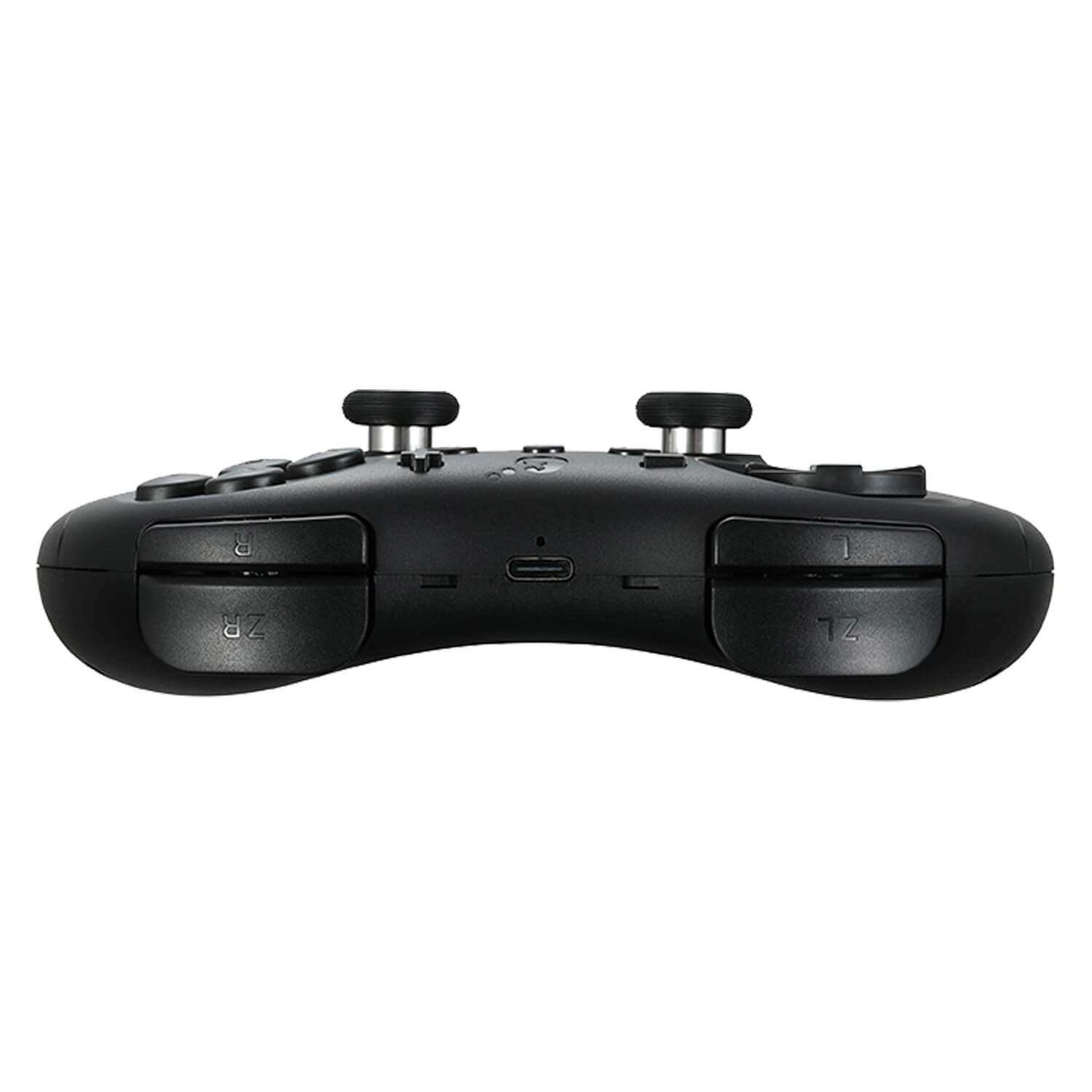 Mando de juego negro con joysticks y botones, puerto USB-C en la parte superior.