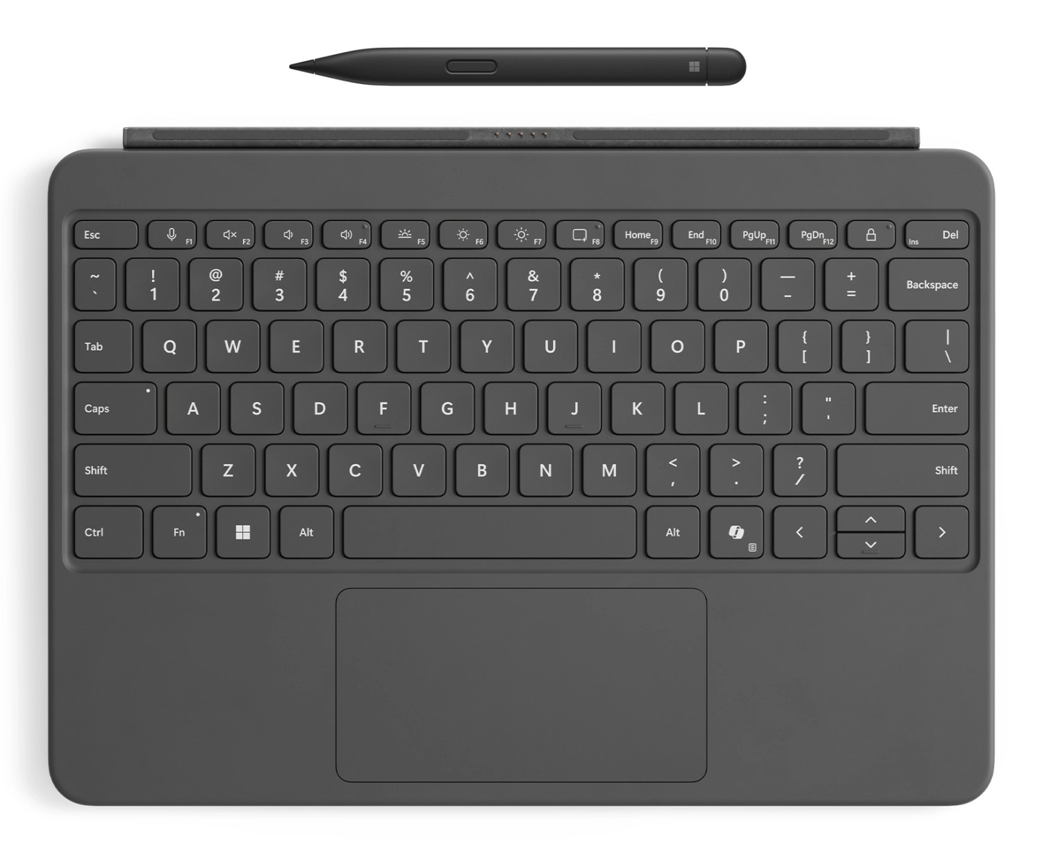 Uno stilo nero riposa sopra una tastiera nera con touchpad.