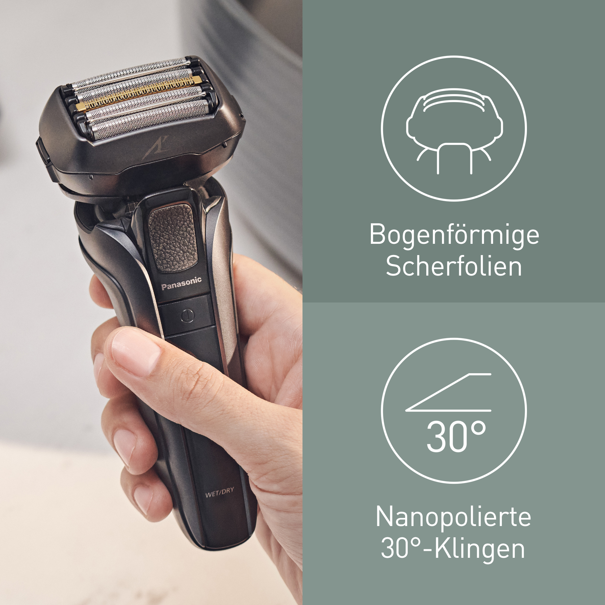 Ein Mann hält einen schwarzen Panasonic Rasierer mit silbernen Klingen und zeigt Funktionen.