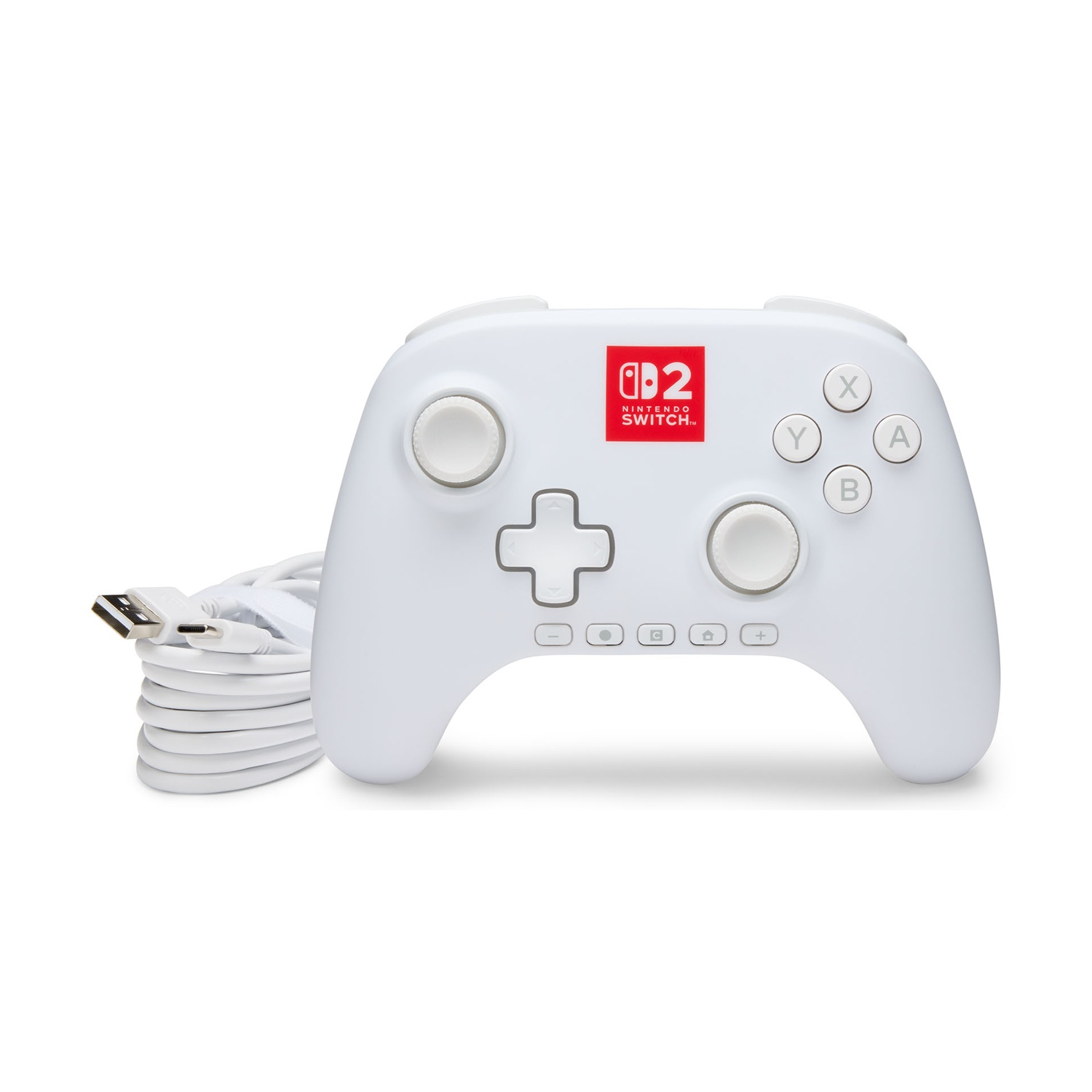 Un mando blanco de Nintendo Switch con cable USB.