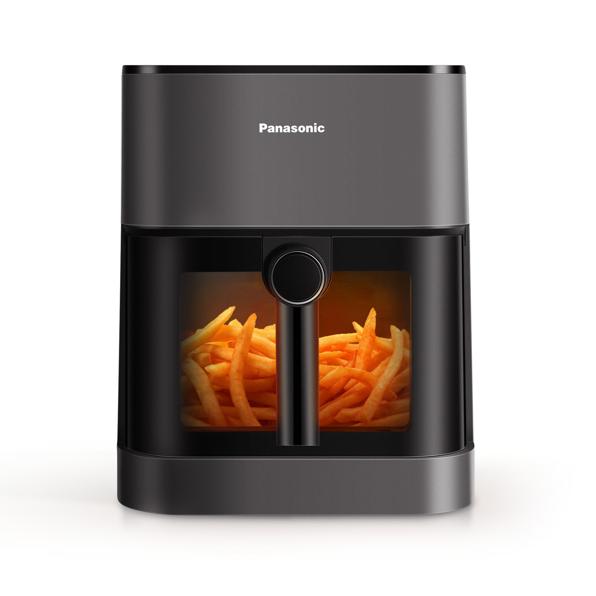 Freidora de aire Panasonic gris oscuro con cesta llena de papas fritas.