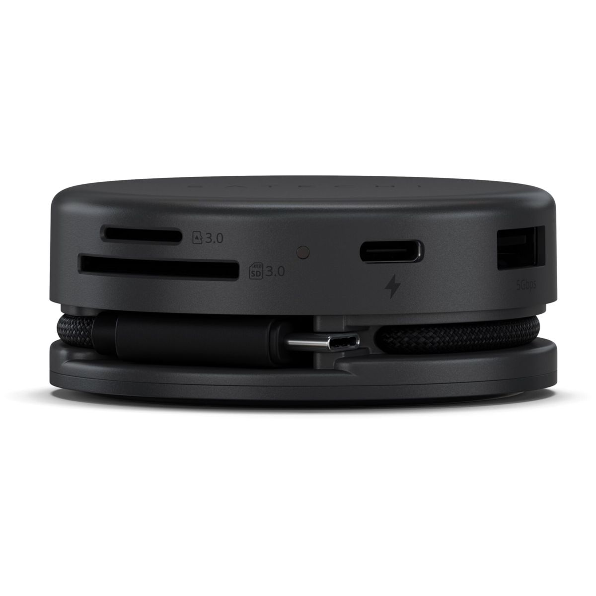 Schwarzer runder USB-C-Hub mit SD- und microSD-Steckplätzen, USB-A-Anschluss und Ladekabel.